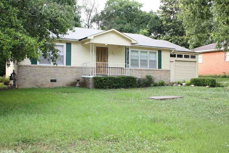 Hardwood floors and granite counter tops make this home special for first time home buyers or an investor