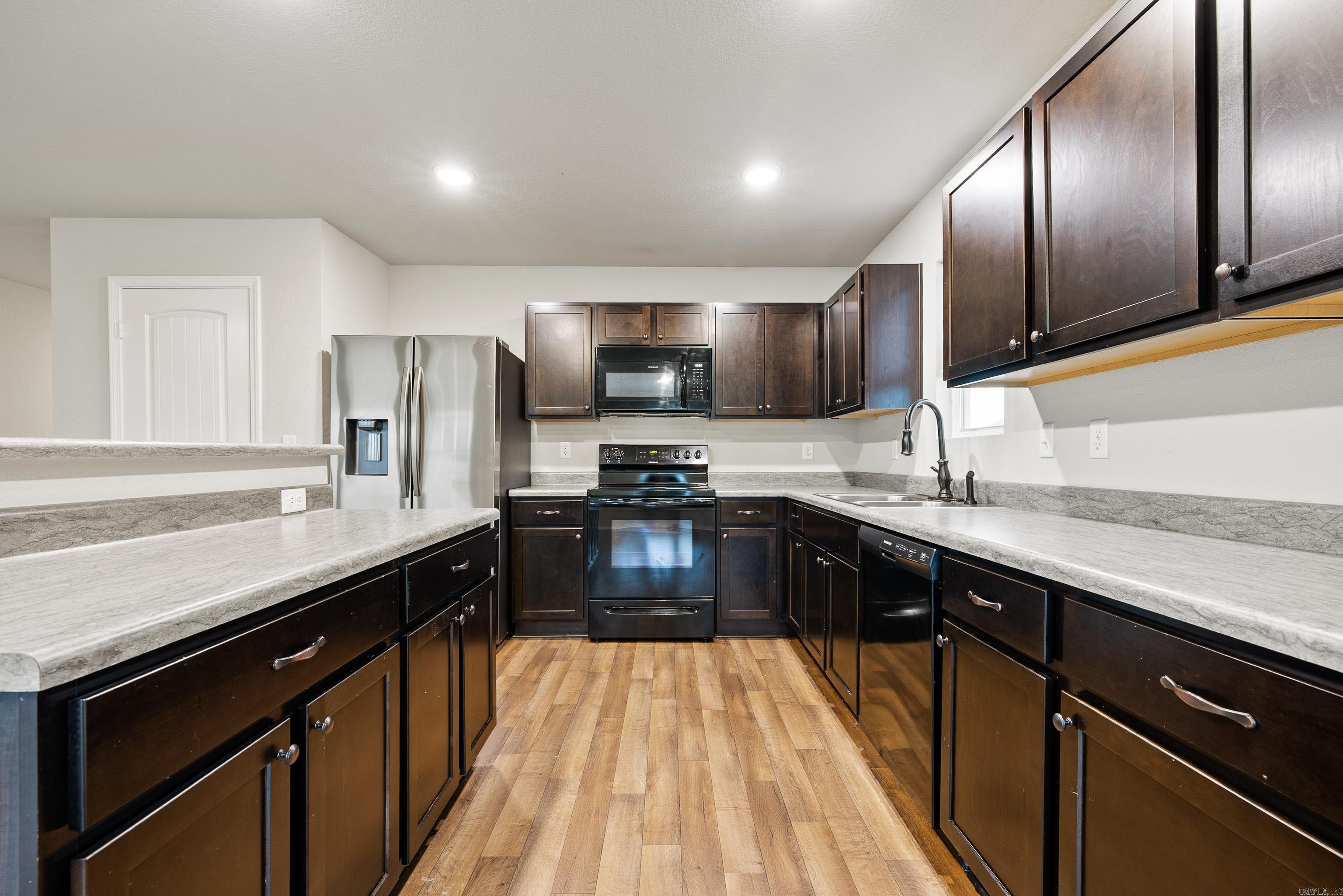 HILLDALE CROSSING - Residential