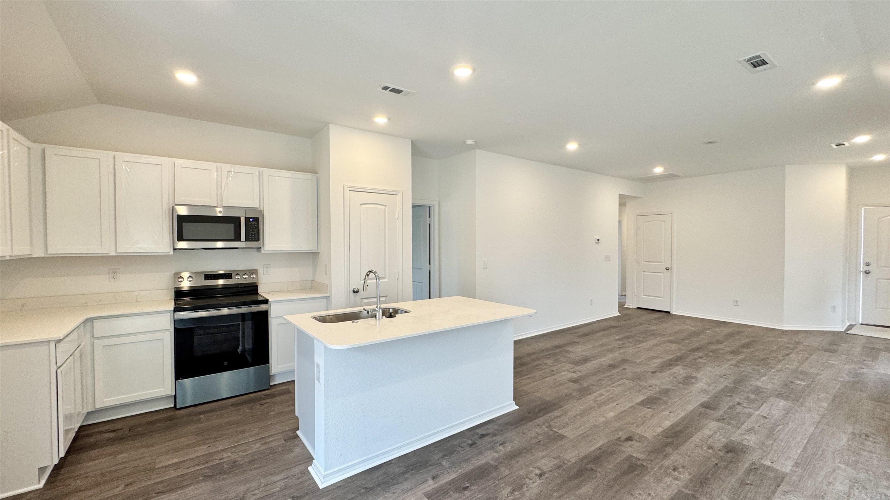 CYPRESS BEND AT WHITE OAK CROSSI - Residential