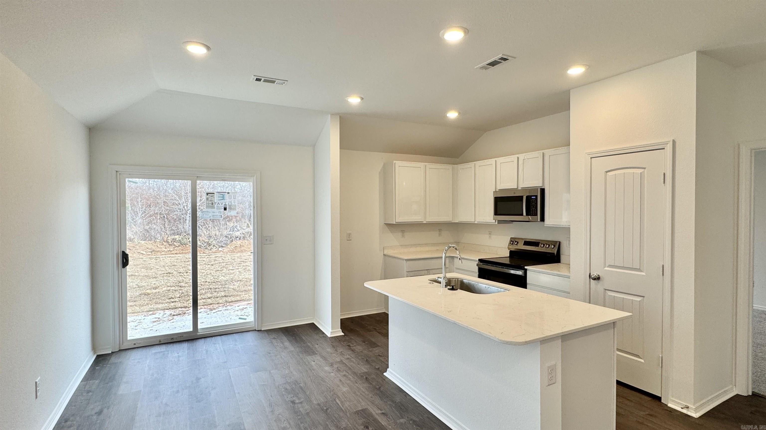 CYPRESS BEND AT WHITE OAK CROSSI - Residential