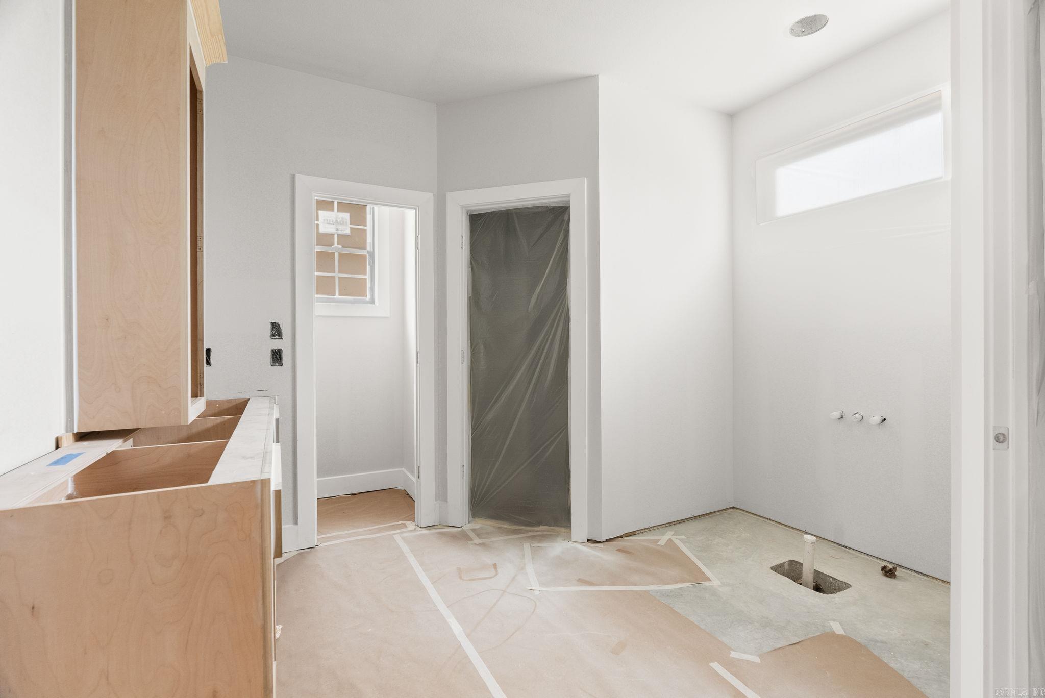 EAST MEADOW - Residential