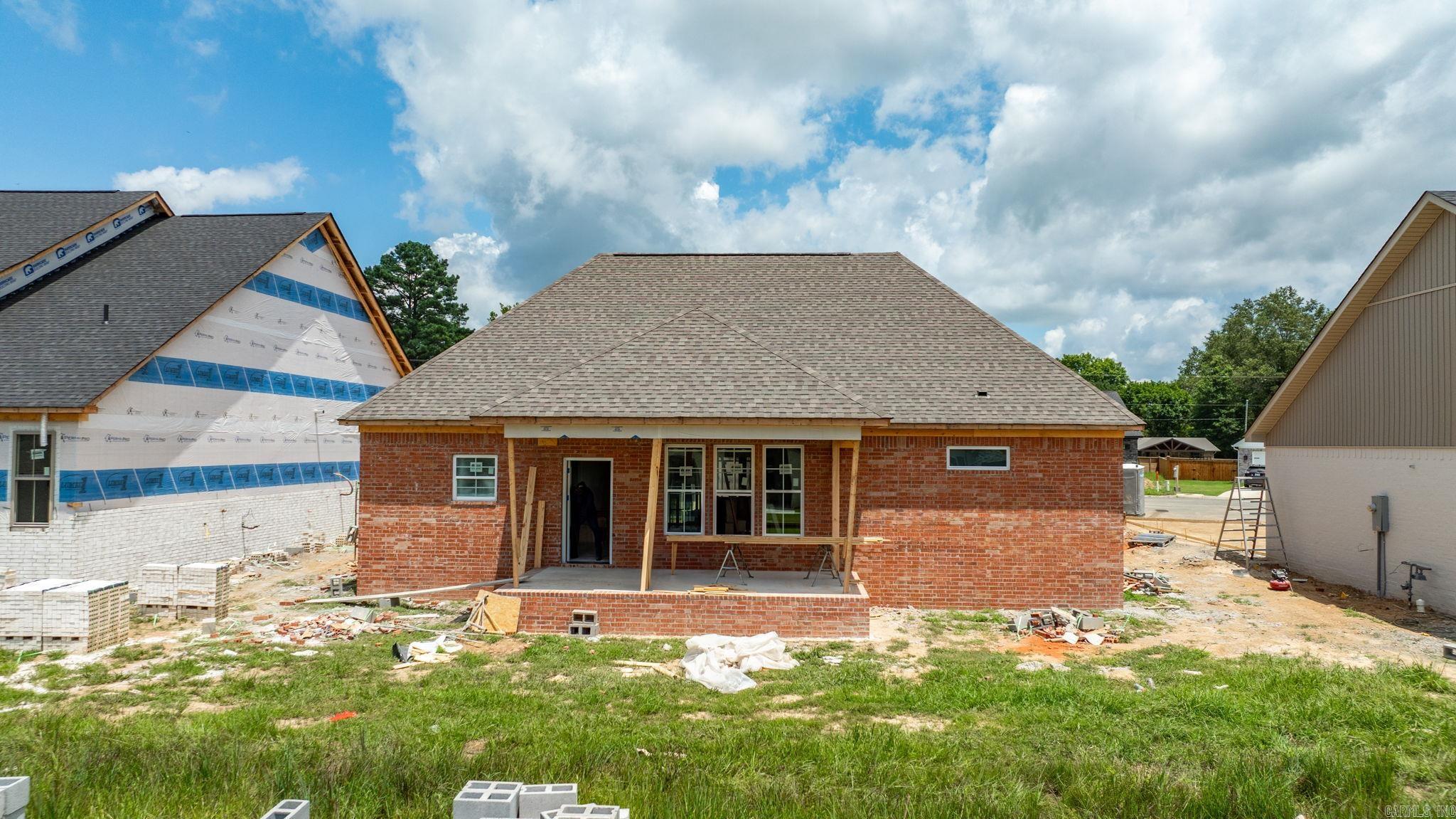 EAST MEADOW - Residential