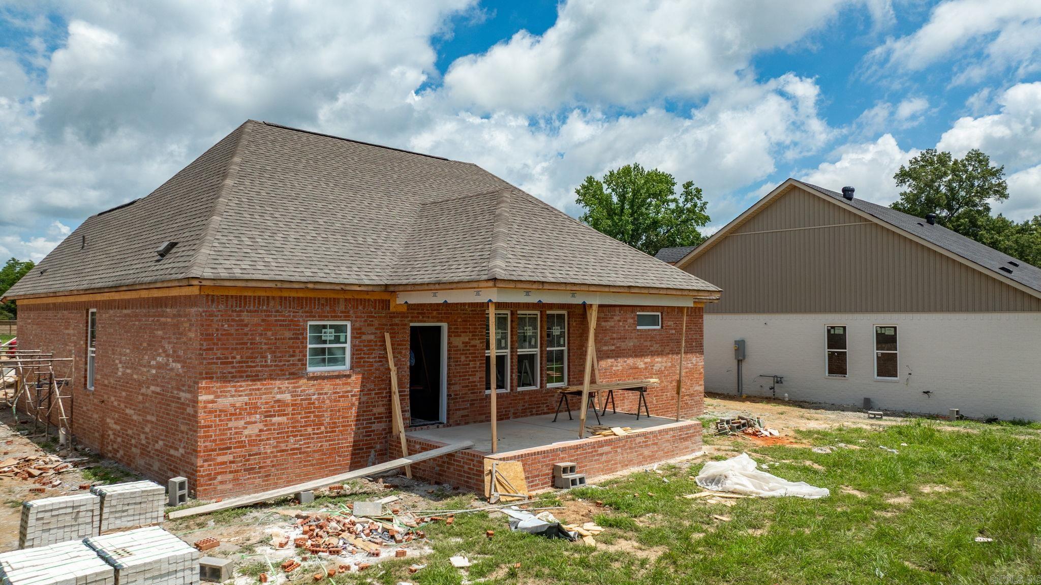 EAST MEADOW - Residential