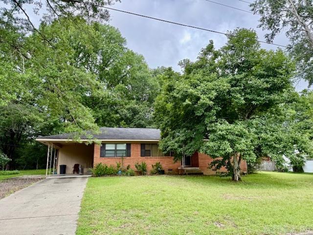 Cute 3/1 home on large lot.