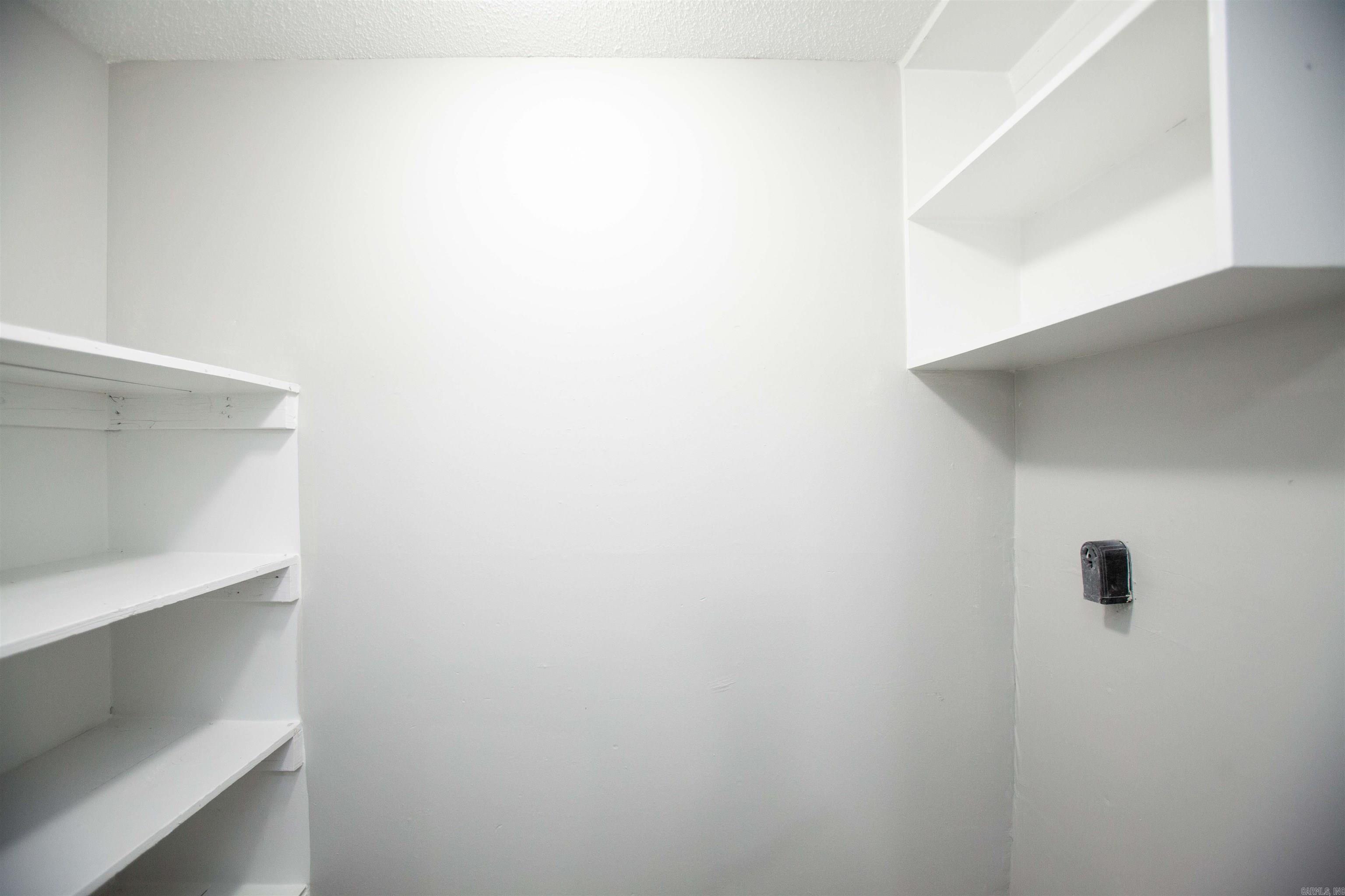 Pine Wood - Residential Lease