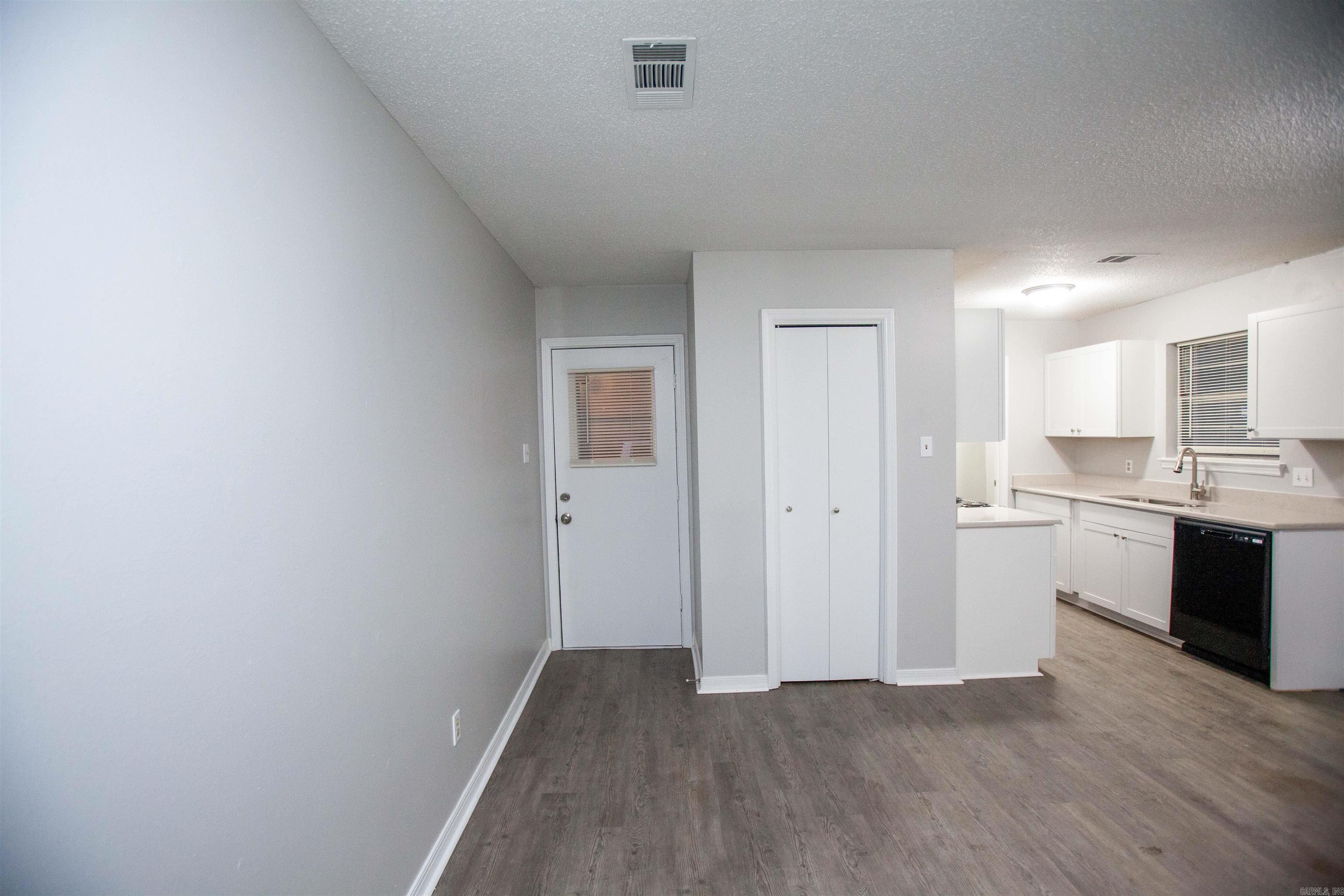 Pine Wood - Residential Lease