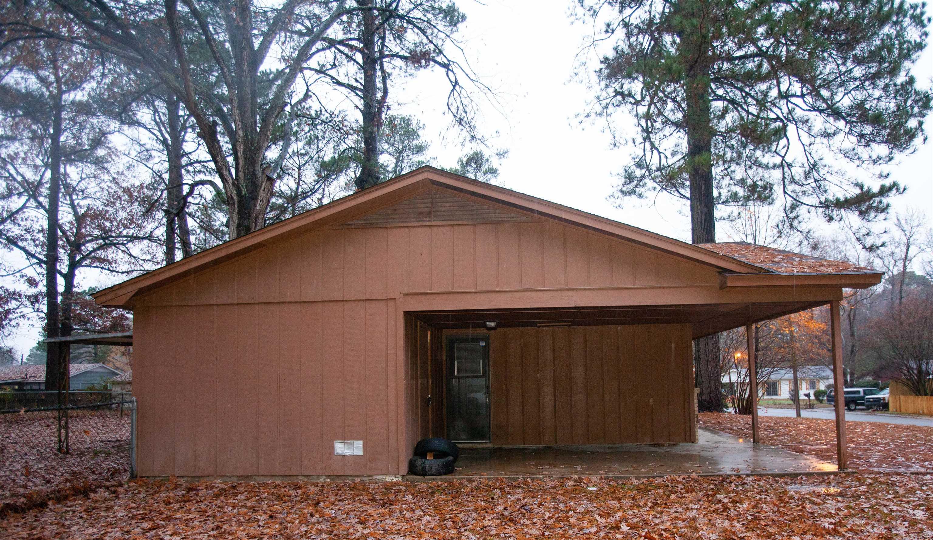 Pine Wood - Residential Lease