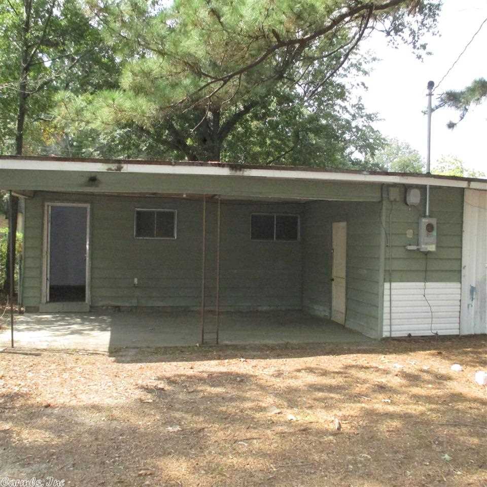 Property close to SEARK. This would be a great investment property. Three bedrooms and 1 bath. Close to all amenities. Call today for your personal tour. Agents see remarks.