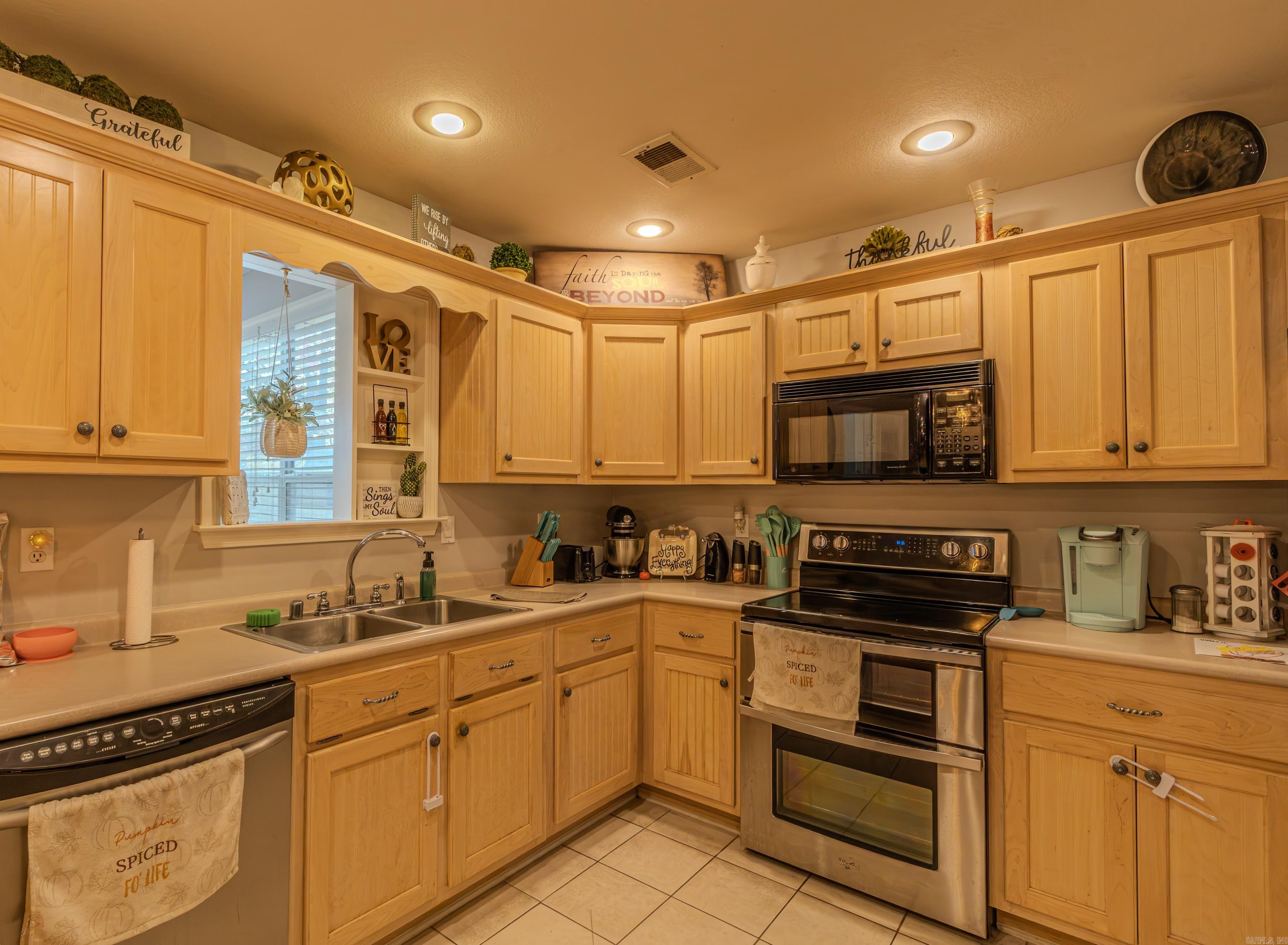 WOODLAND HEIGHTS - Residential