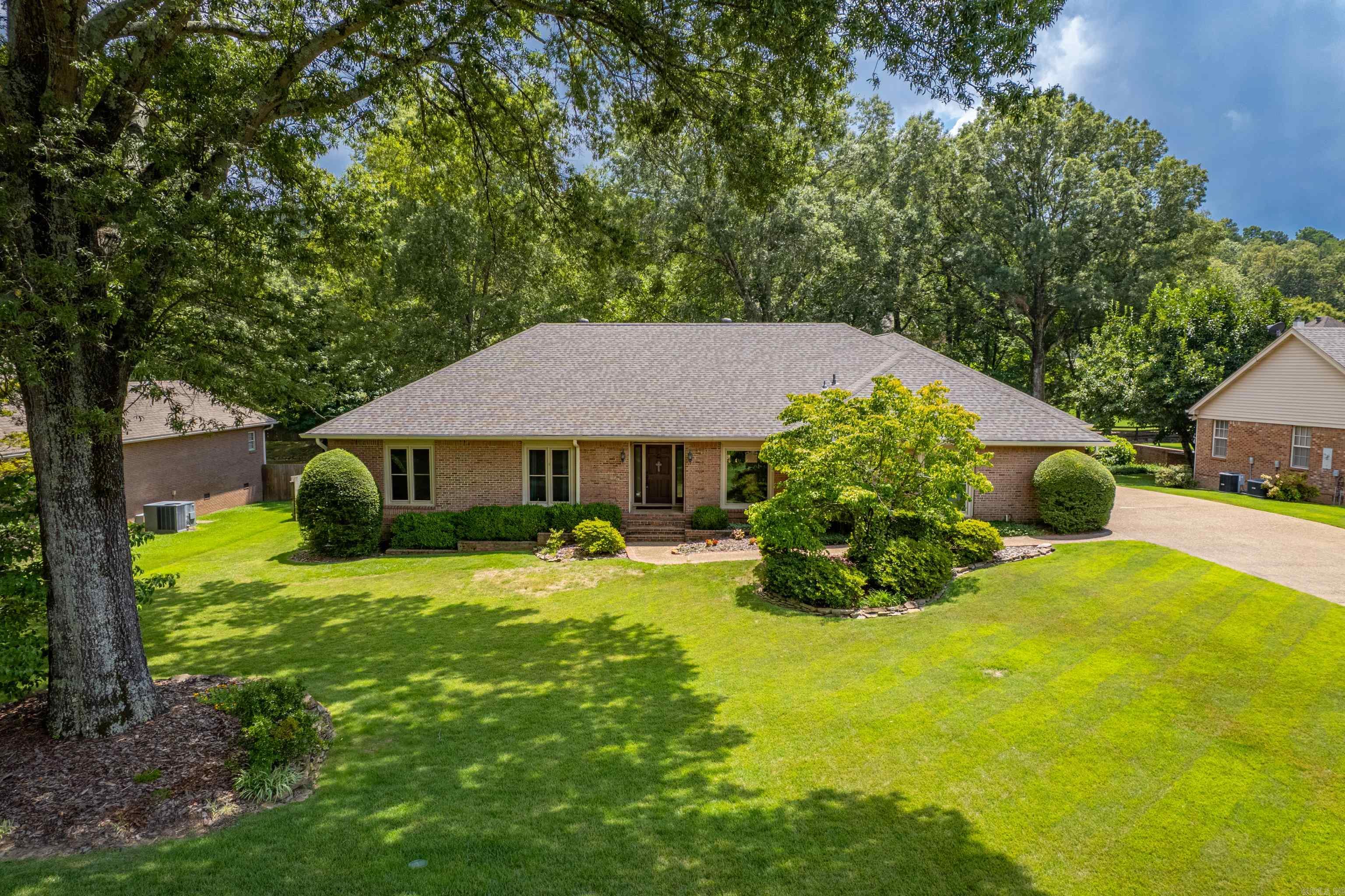 Beautifully Updated 4-Bedroom Home in Eastgate II ā Lakeside School District This single-level 4,883 sq. ft. home in the Eastgate II neighborhood offers 4 bedrooms, 3 full bathrooms, 2 half baths, and a thoughtfully designed floor plan. The updated primary suite features a large master bathroom with walk-in shower, dual walk-in closets, and a private study perfect for a home office. Other highlights include both formal and informal living areas, a chefs kitchen with dual gas ovens and 5 burner cooktop, and an oversized game room with wet bar. Outside, enjoy a large private deck overlooking a fully irrigated landscaped yard. A 2 car garage with storage room complete the package. Located in Lakeside School District, this home combines comfort, space, and convenience in one of HotSprings' most desirable neighborhoods.
