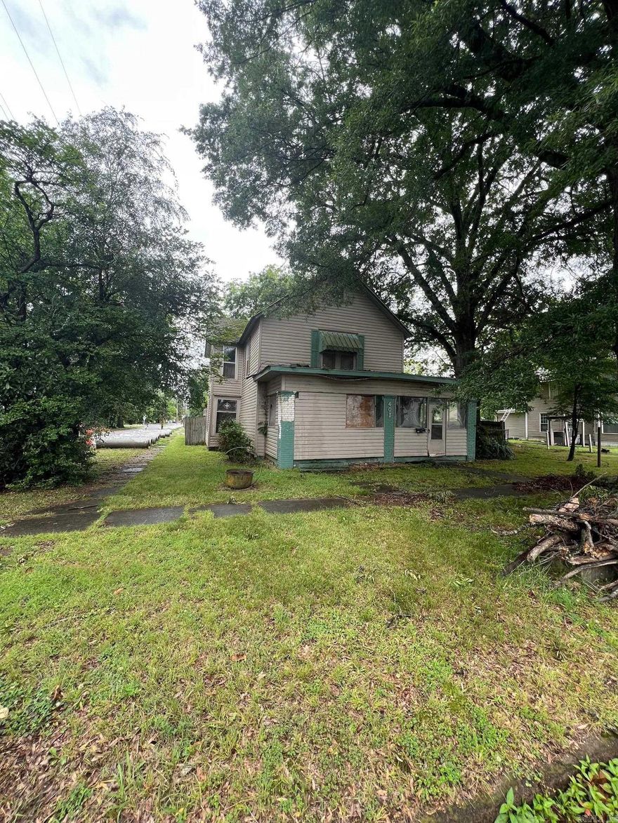 Fixer upper home.  Priced reduced