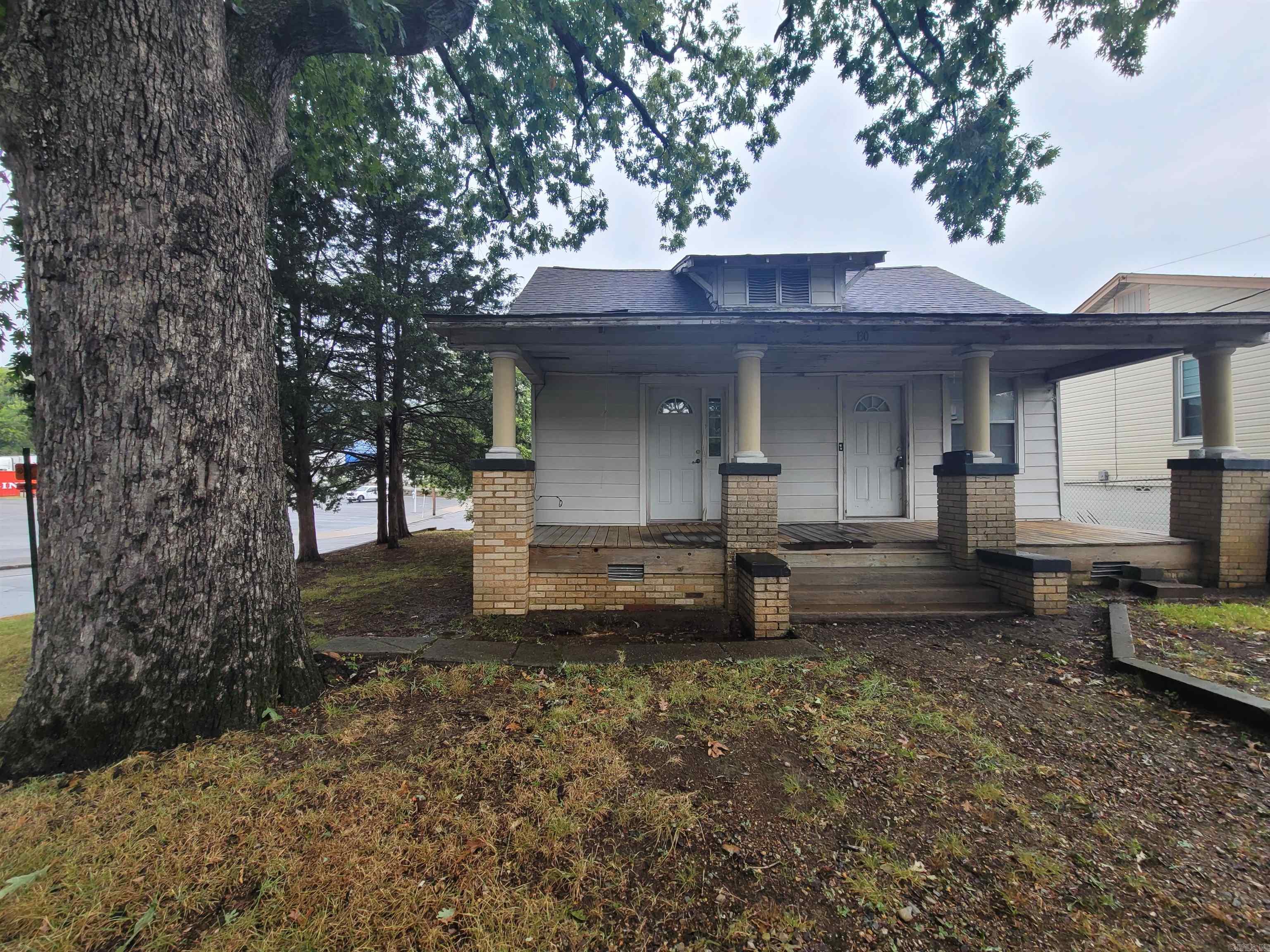 Corner lot with Garage! Needing Buyer Credits? Then look no further! Buyers can use those credits at closing to help with the down payment, or to use to purchase new items like carpet for the home. Home has had lots of upgrades. You will love the bar area in the spacious kitchen. Put this one on your list the see today!