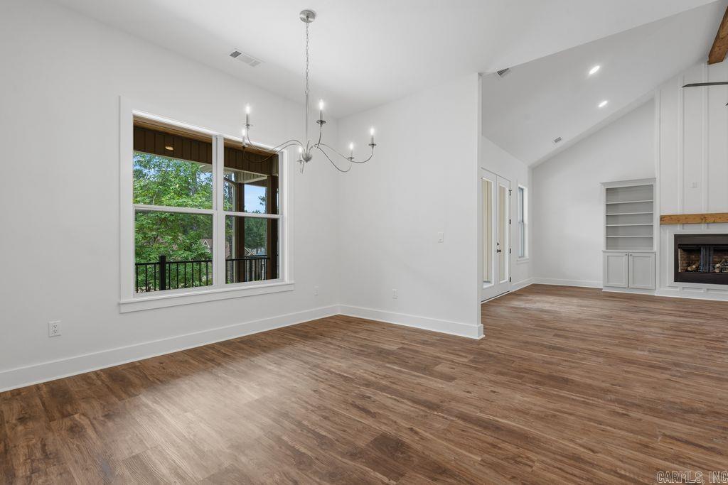 ALTA VISTA - Residential