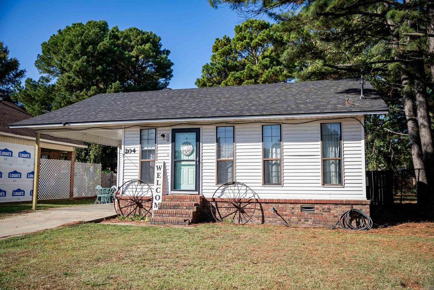 Call your favorite agent today to view this adorable 3 bedroom 1.5 bath home! With a fully fenced yard shed included and only a minute to the 412 bypass.  More photos coming soon.