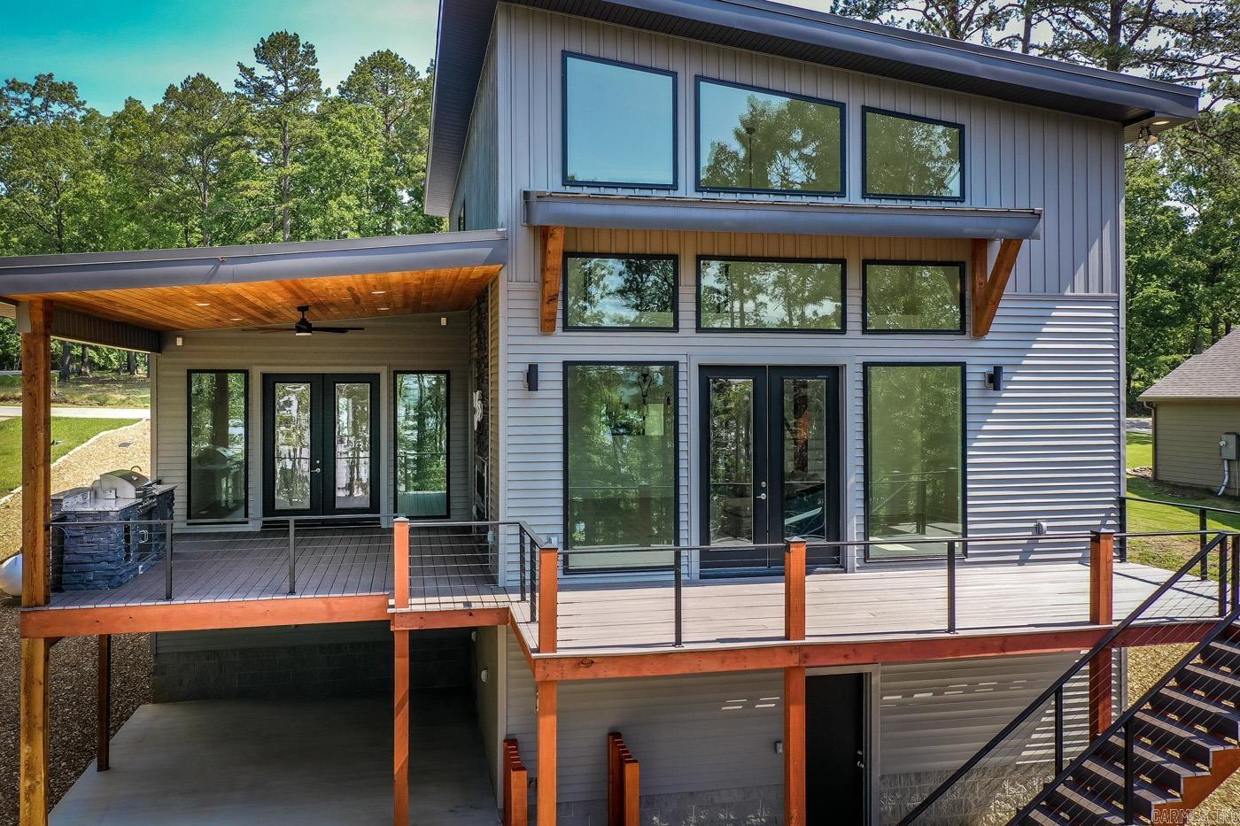 ENCHANTED PENINSULA - Residential