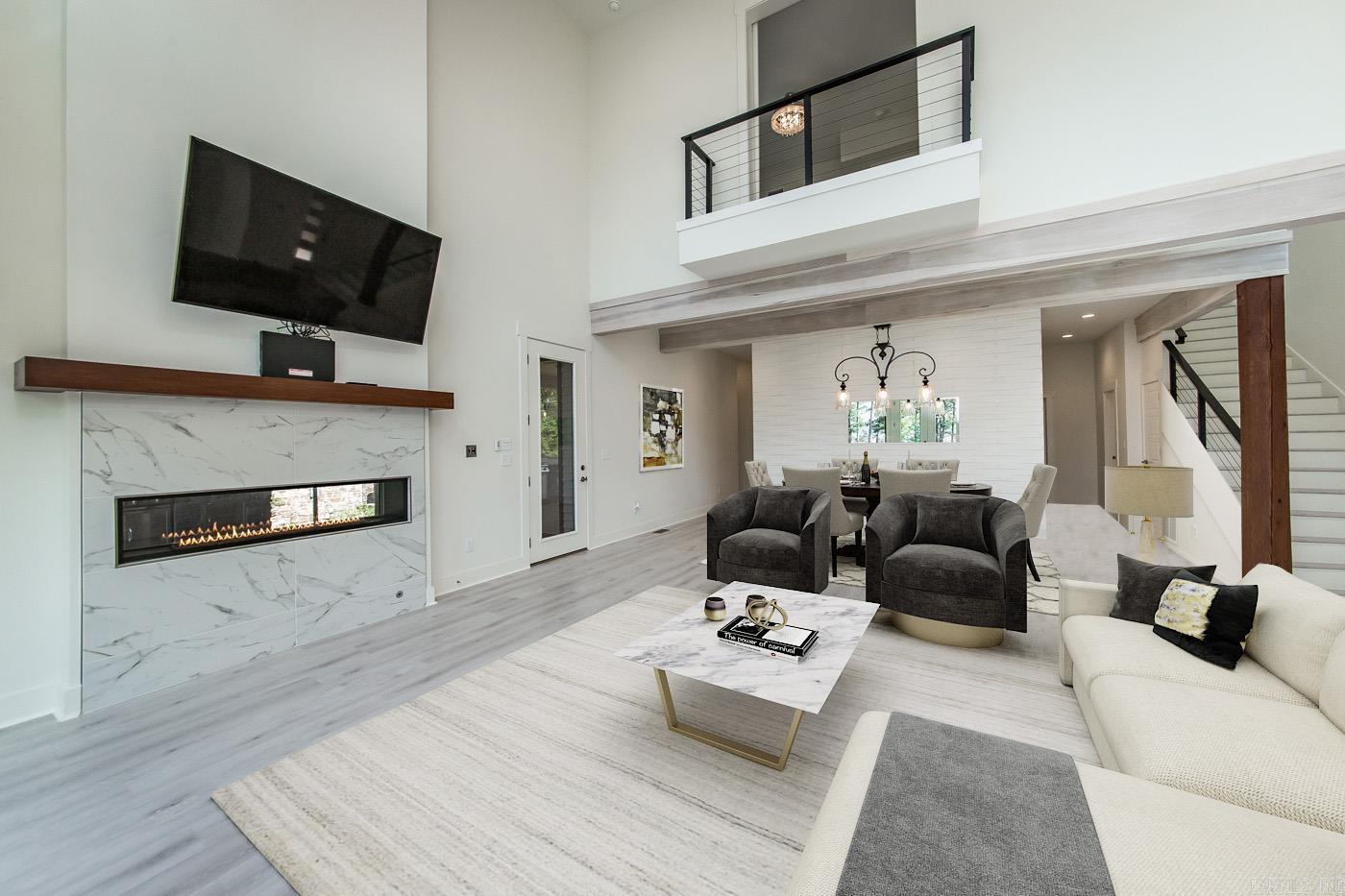 ENCHANTED PENINSULA - Residential
