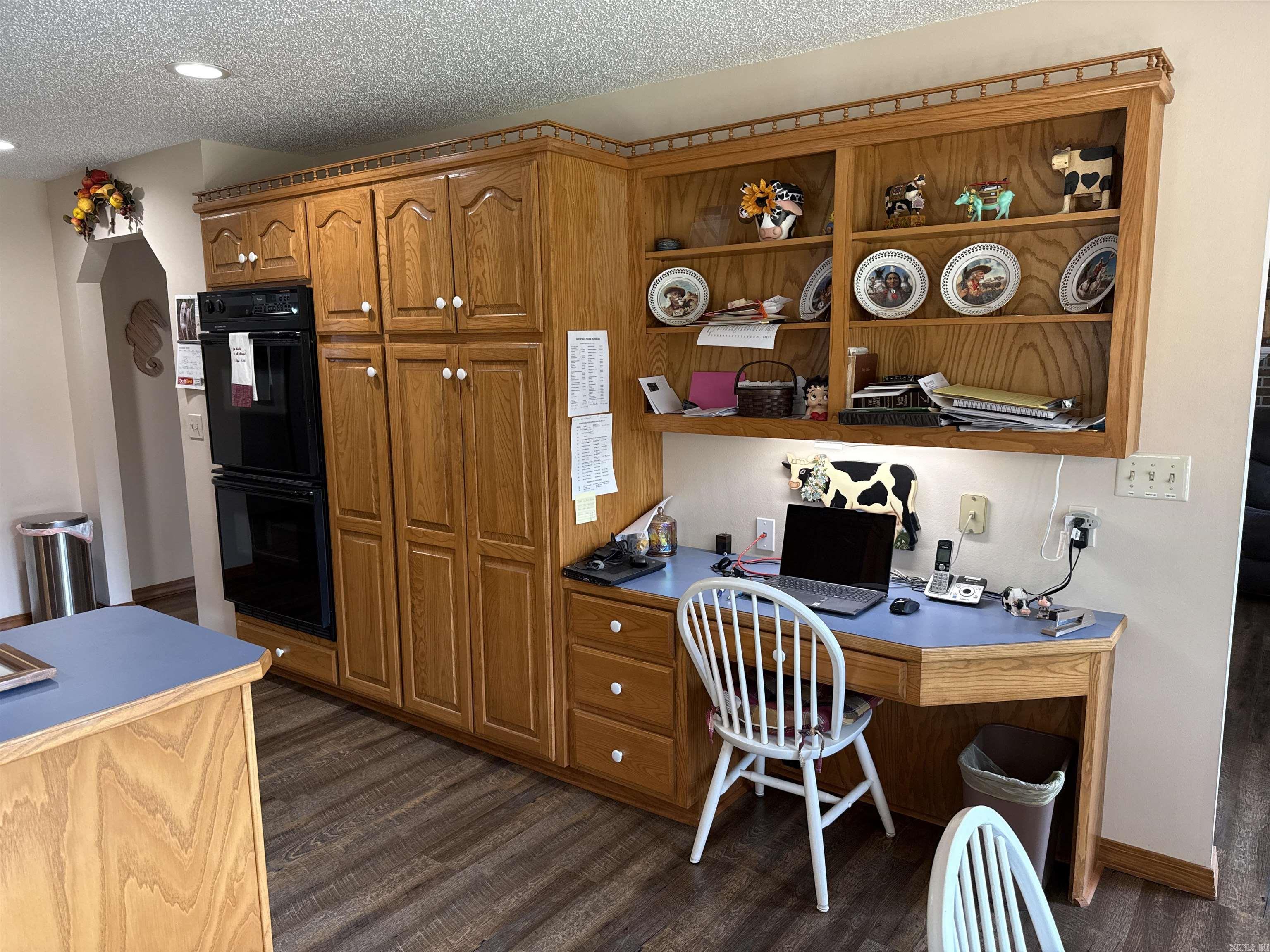 CASTLE RIDGE - Residential