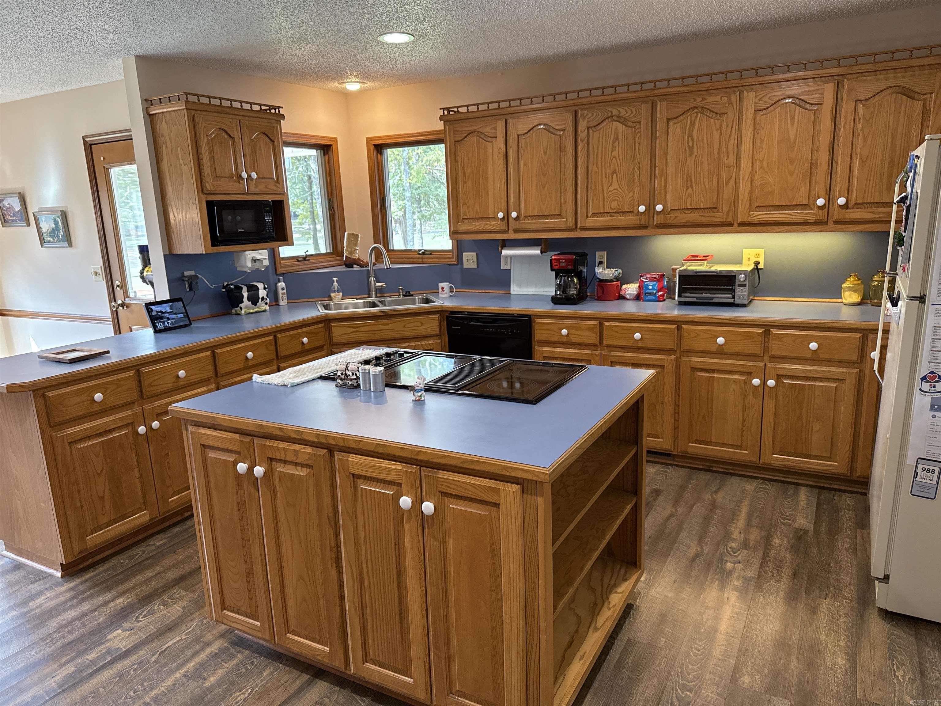 CASTLE RIDGE - Residential