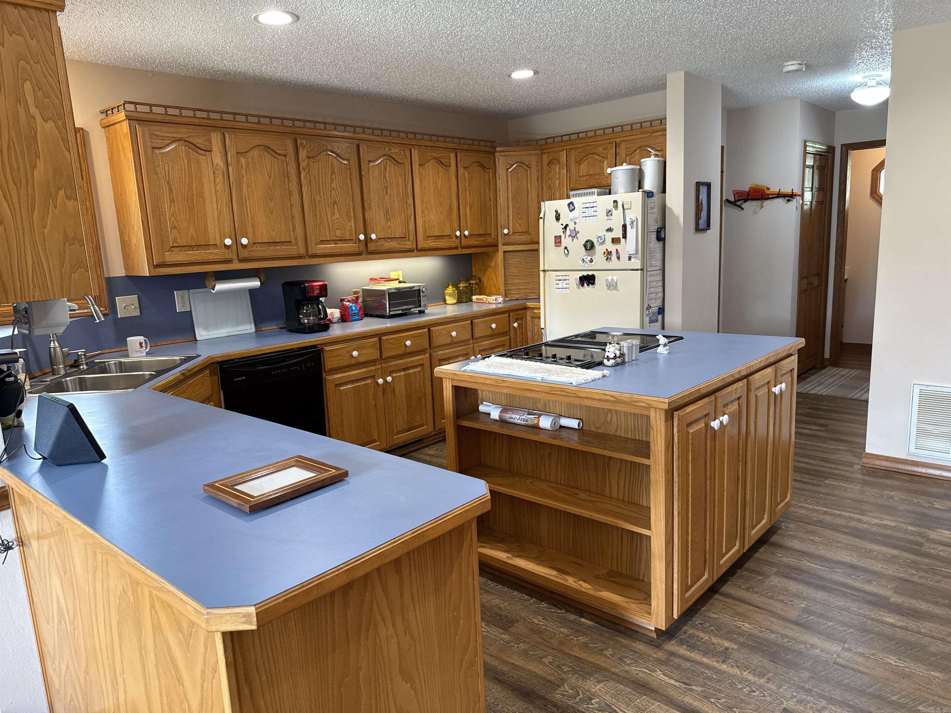 CASTLE RIDGE - Residential