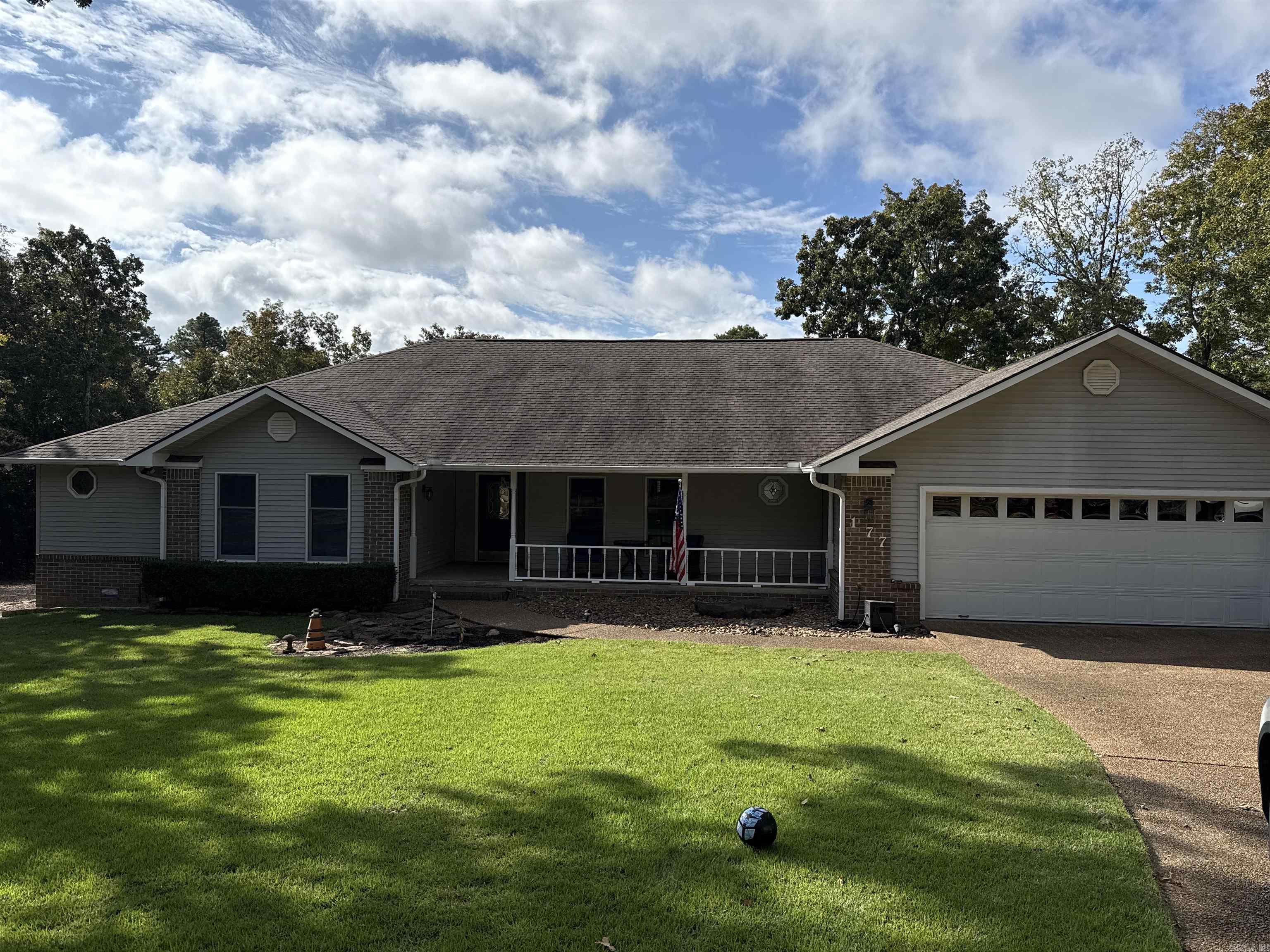 CASTLE RIDGE - Residential