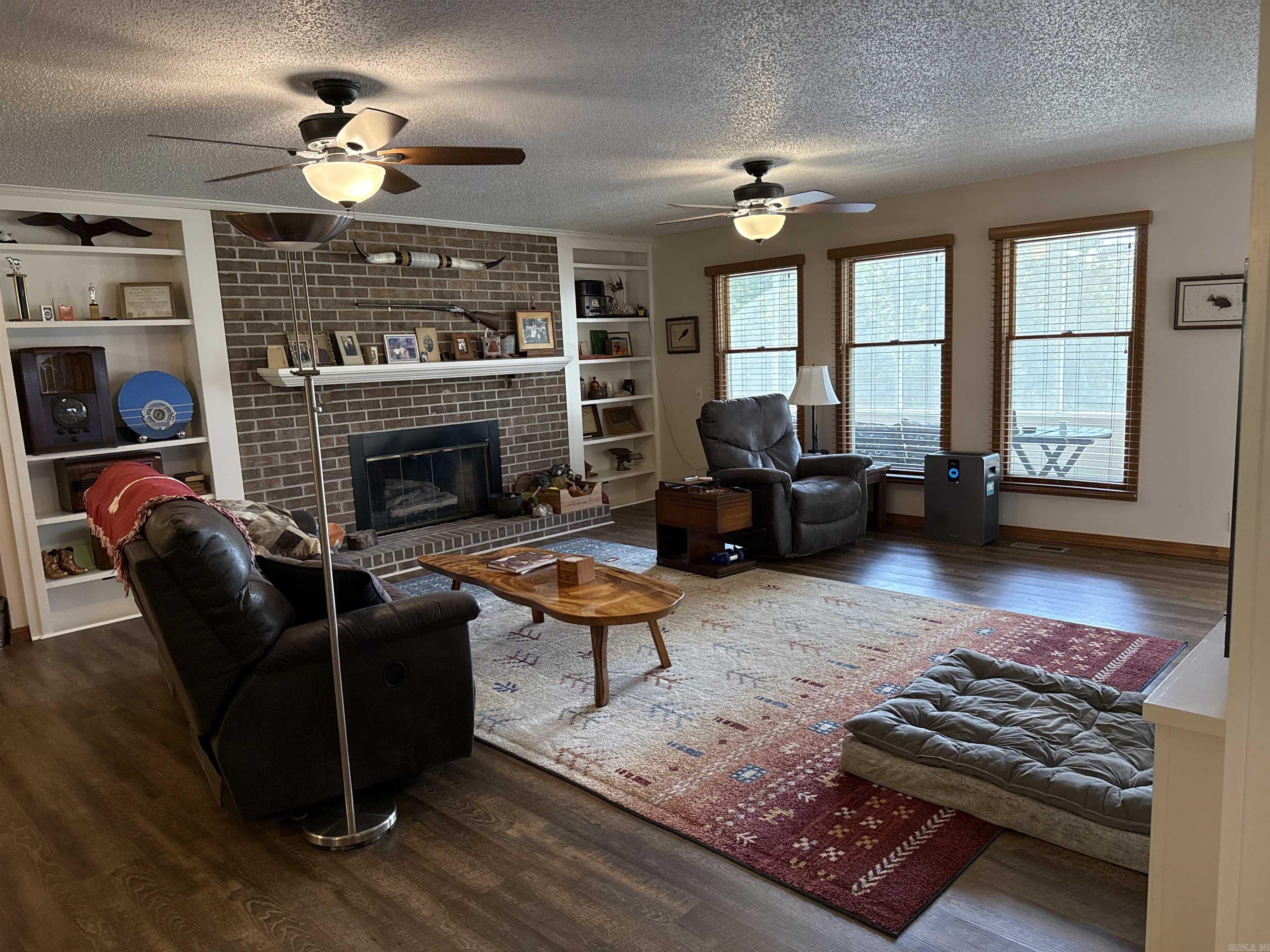 CASTLE RIDGE - Residential