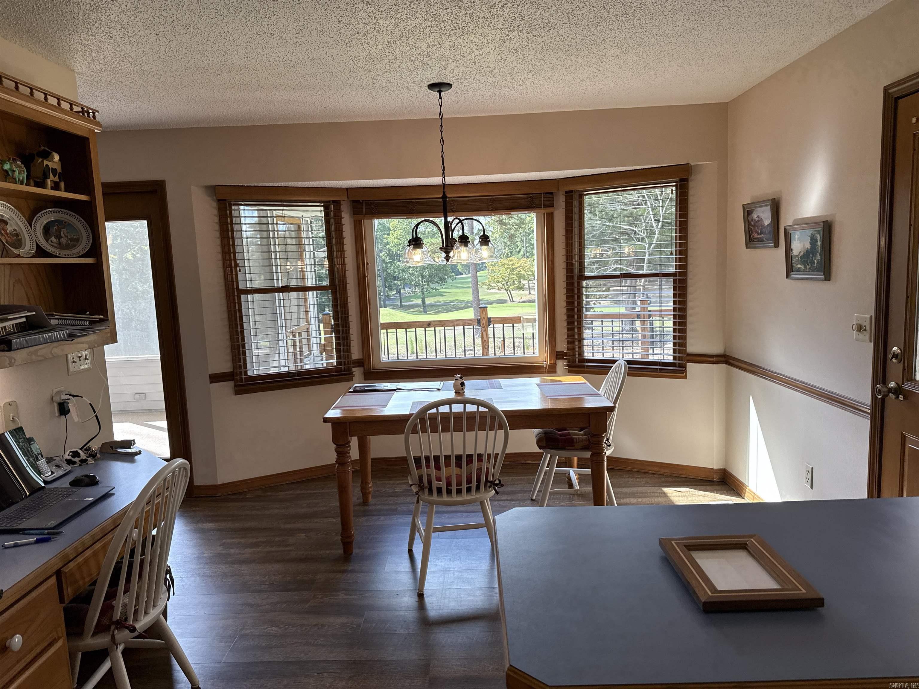 CASTLE RIDGE - Residential