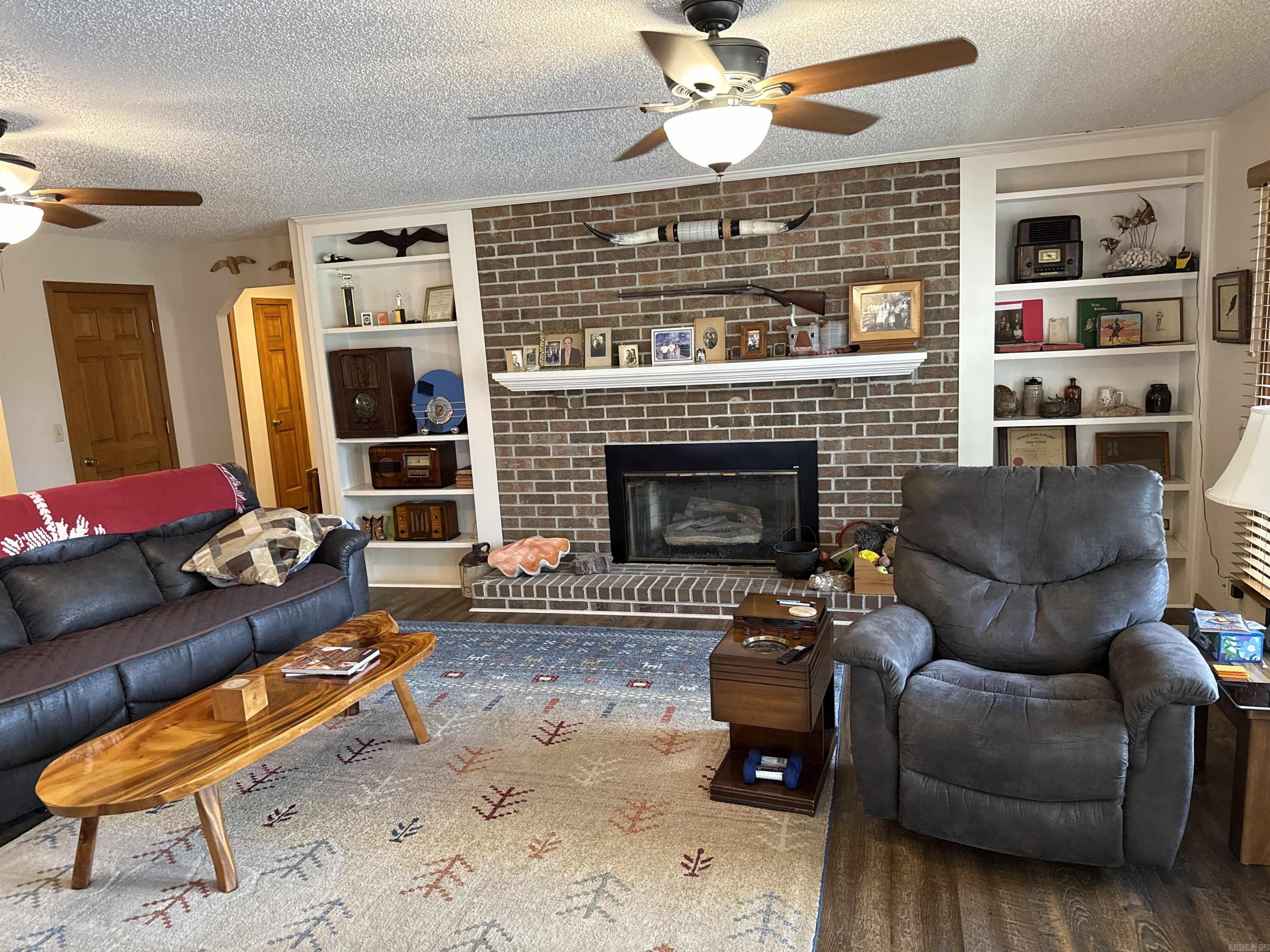 CASTLE RIDGE - Residential