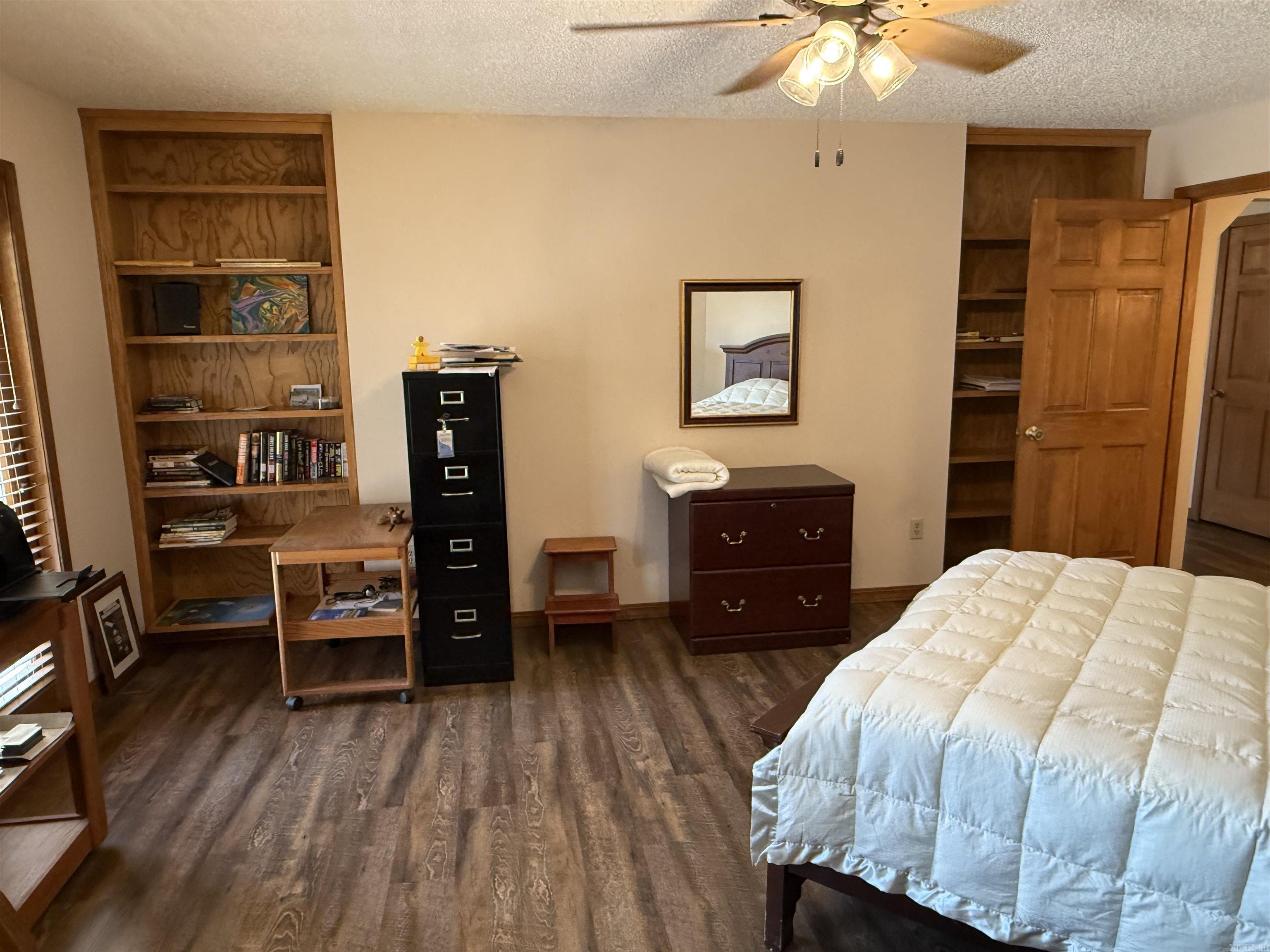 CASTLE RIDGE - Residential