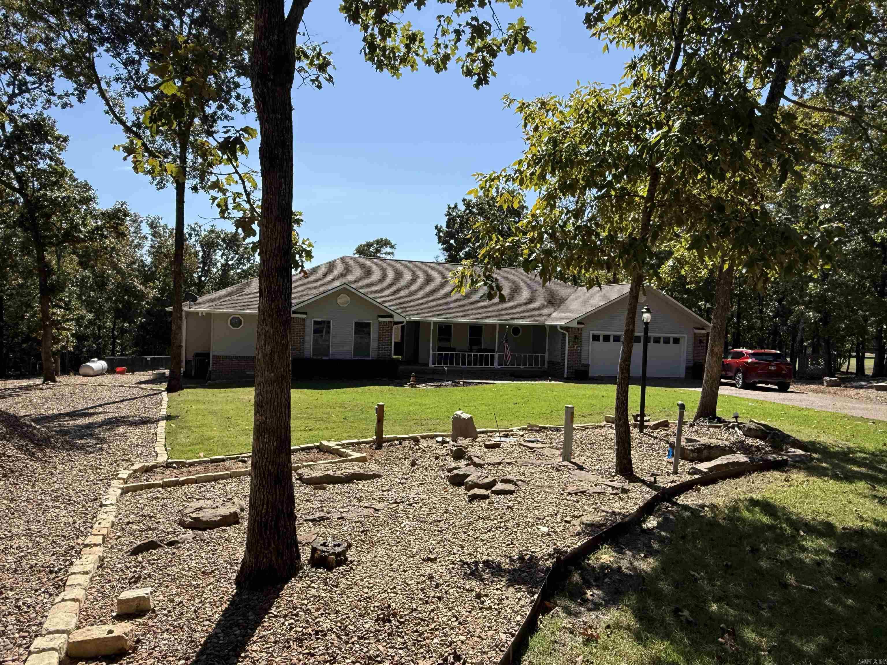 CASTLE RIDGE - Residential