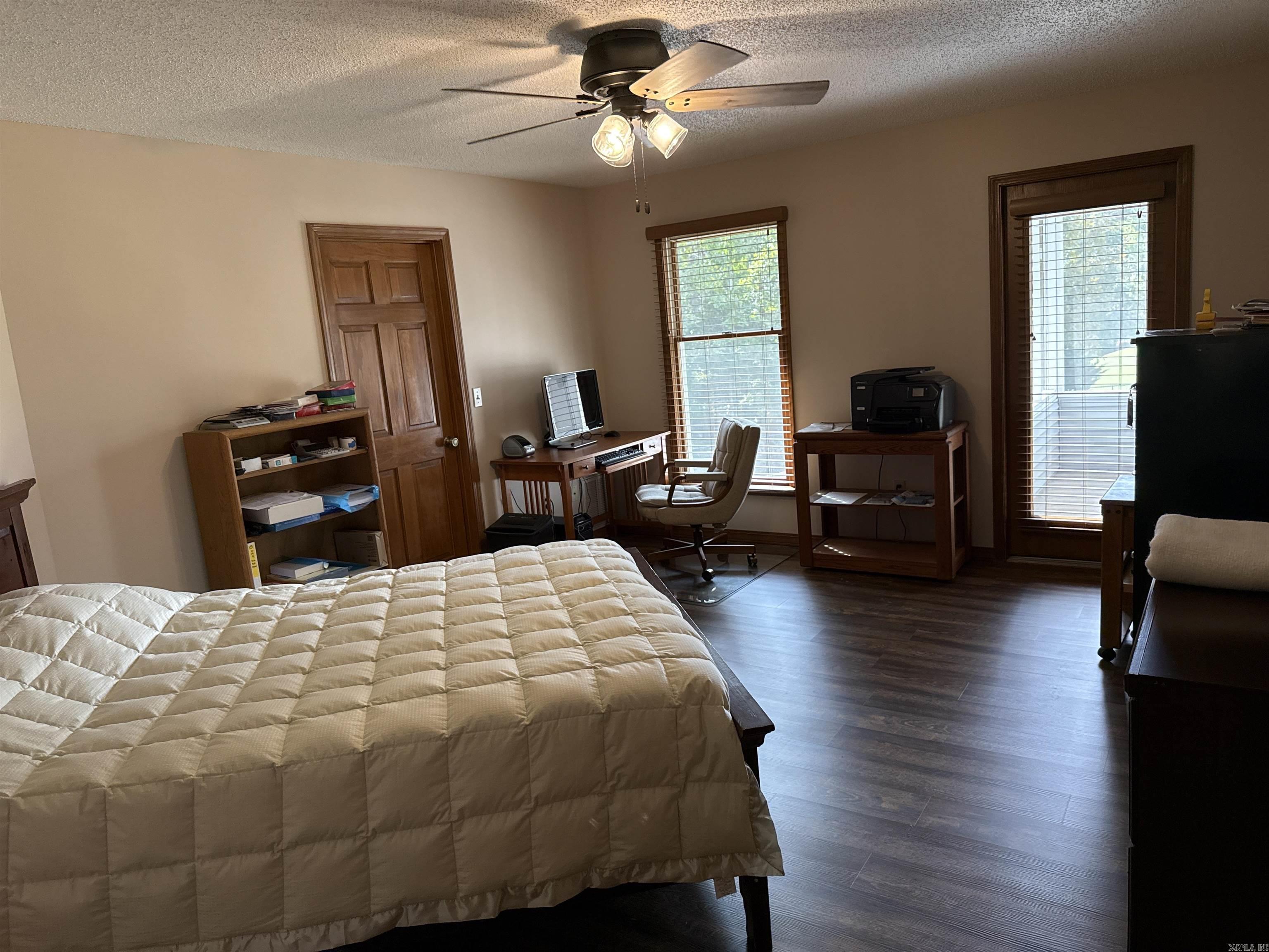 CASTLE RIDGE - Residential