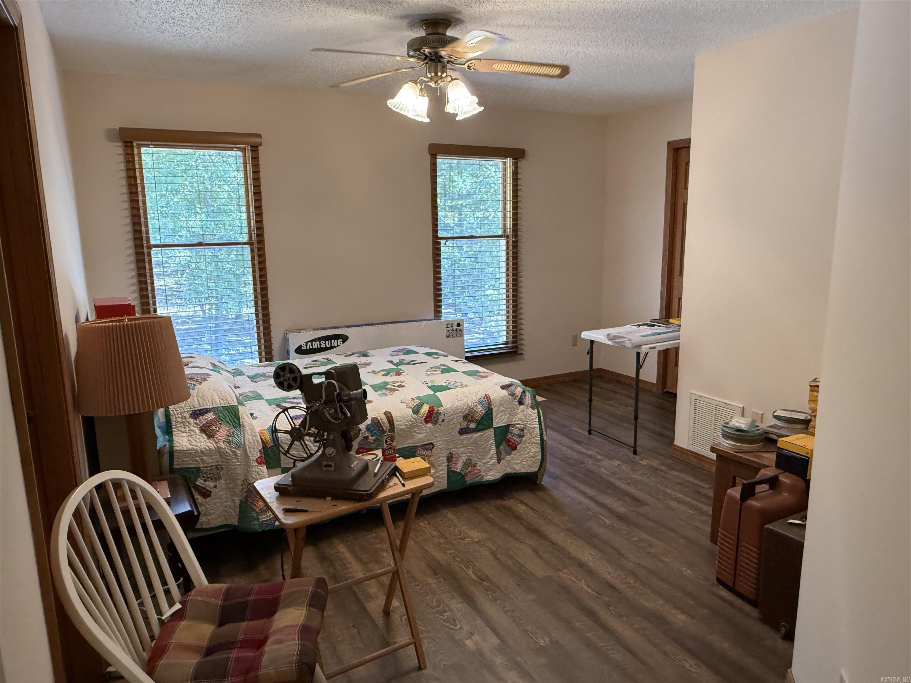 CASTLE RIDGE - Residential