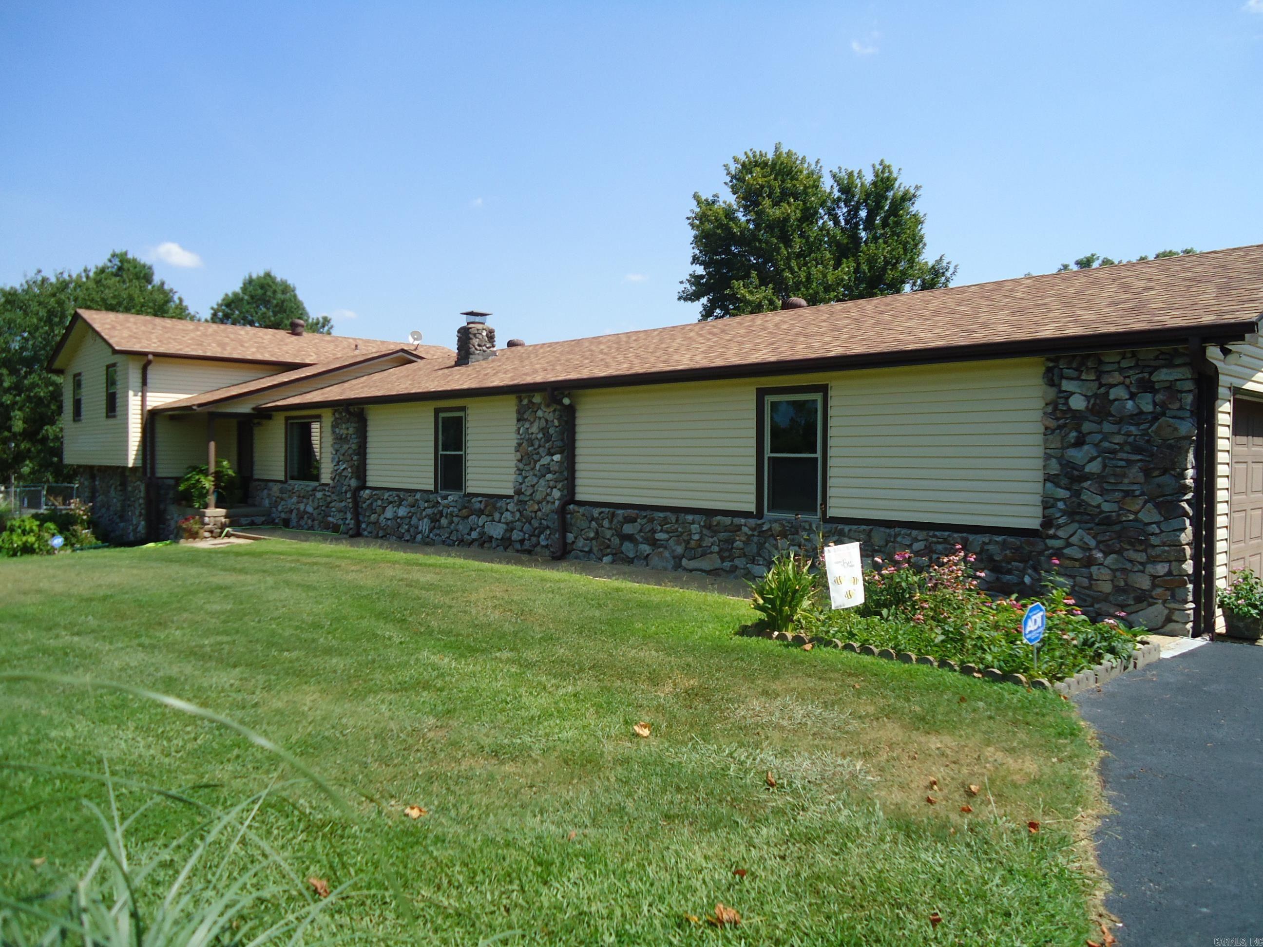 NORTH MOORE ESTATES - Residential