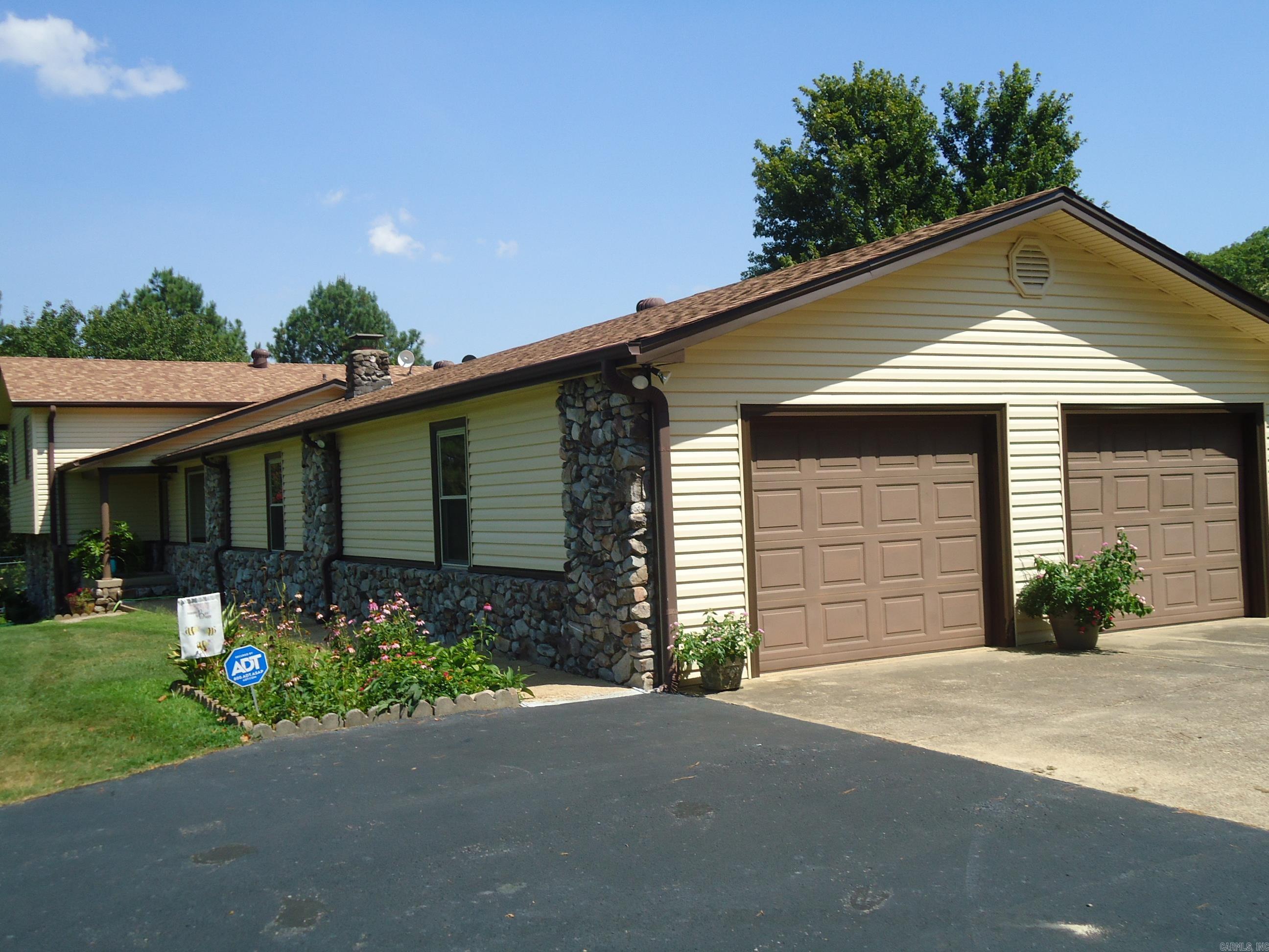 NORTH MOORE ESTATES - Residential