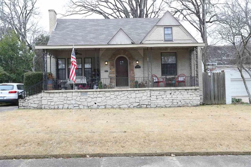 Heart of Heights. 3 bedrooms 1 1/2 bath. Large living room with separate dining room. Large kitchen with beautiful hardwood floors. 9 Foot Ceilings. 1100 Sqft attic/storage. 800 Sqft guest house with wet bar and 1/2 bath with shower only. Fenced in backyard. Great location. Call Val at 501.901.4667