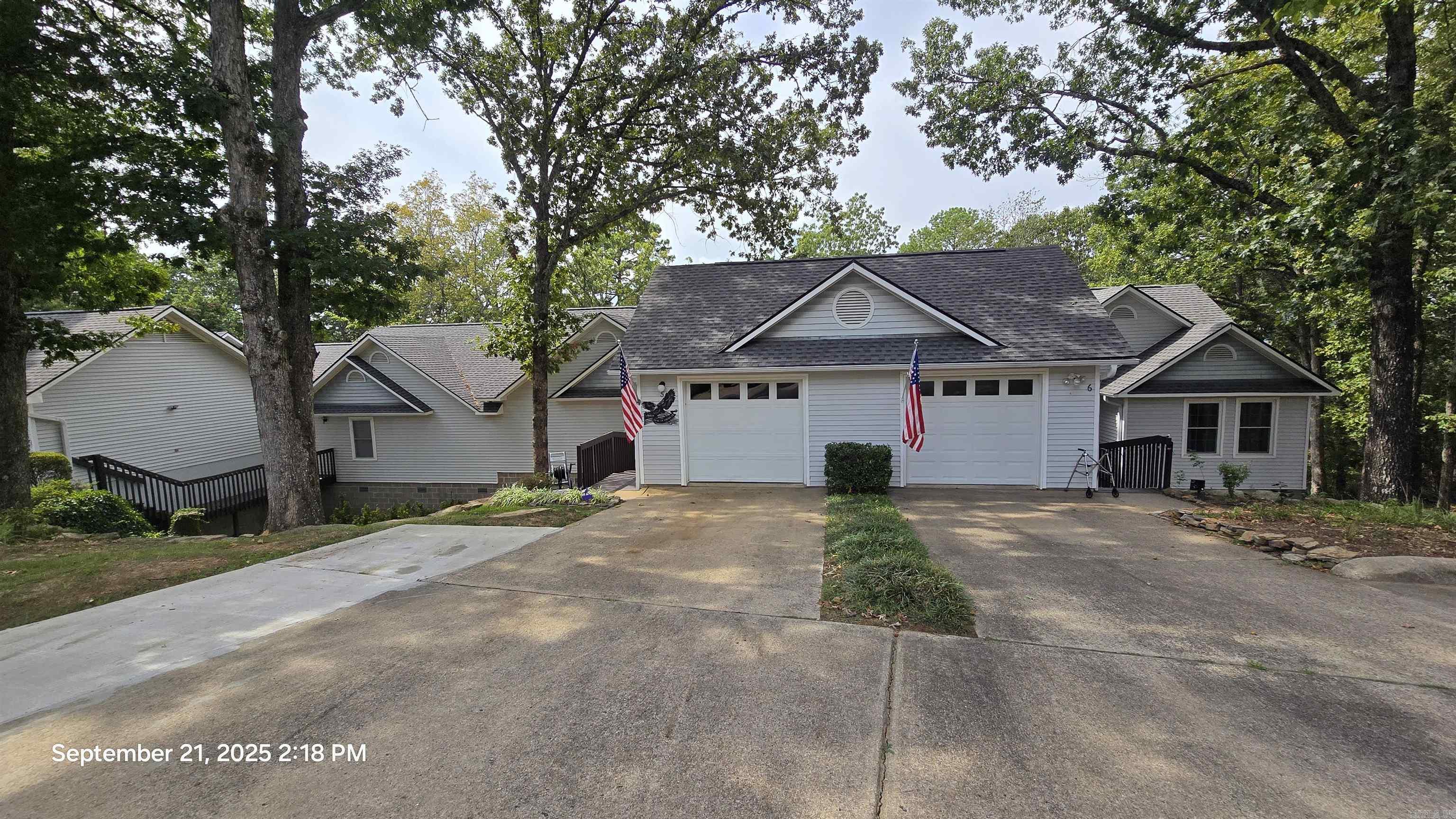 Brentwood Townhouse - Residential