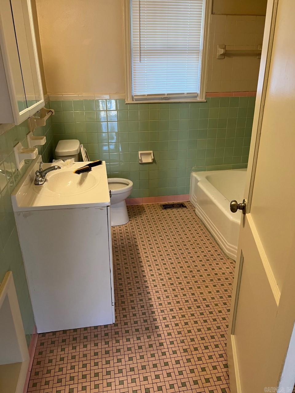 Hill Crest - Residential Lease