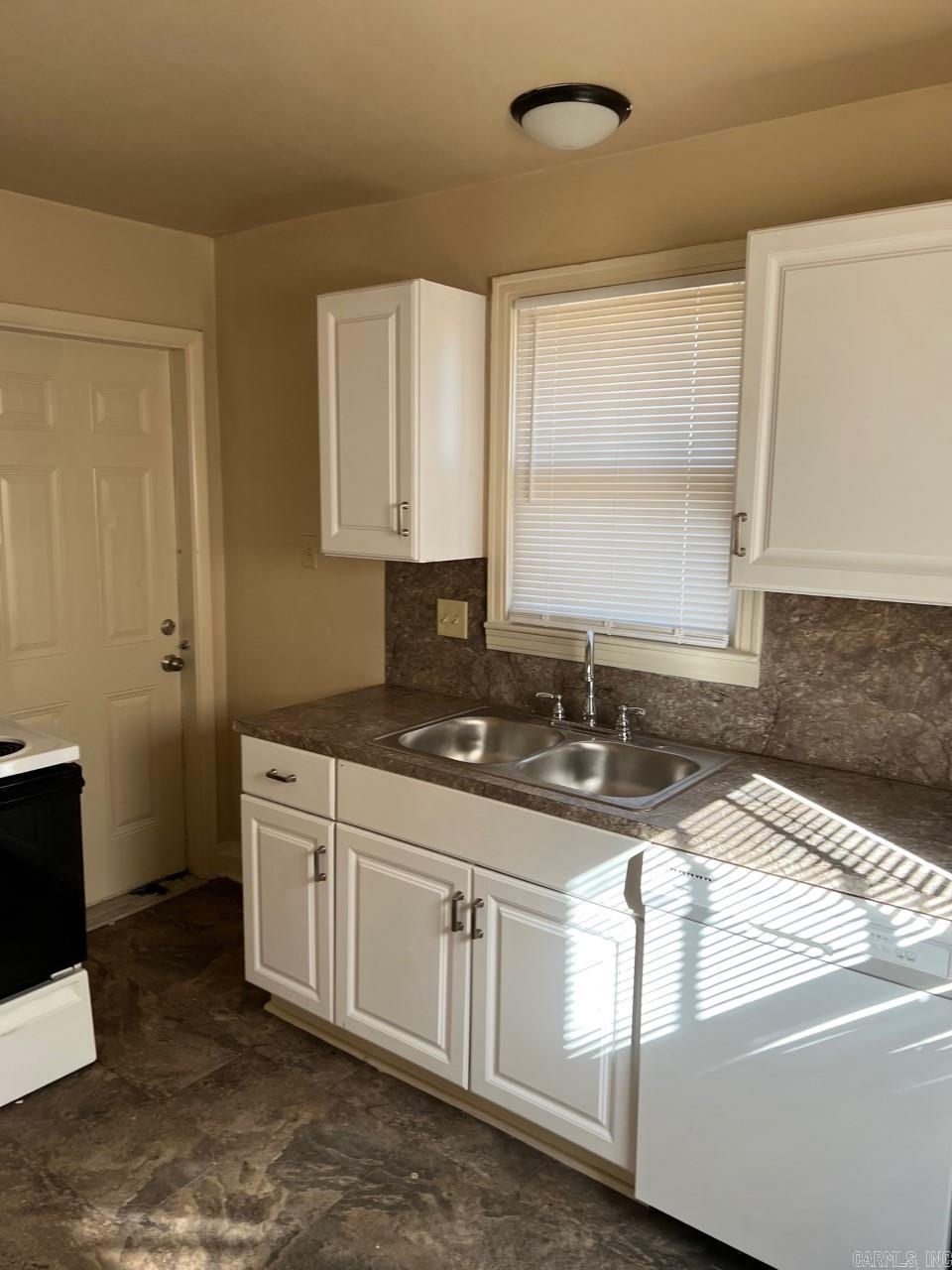 Hill Crest - Residential Lease