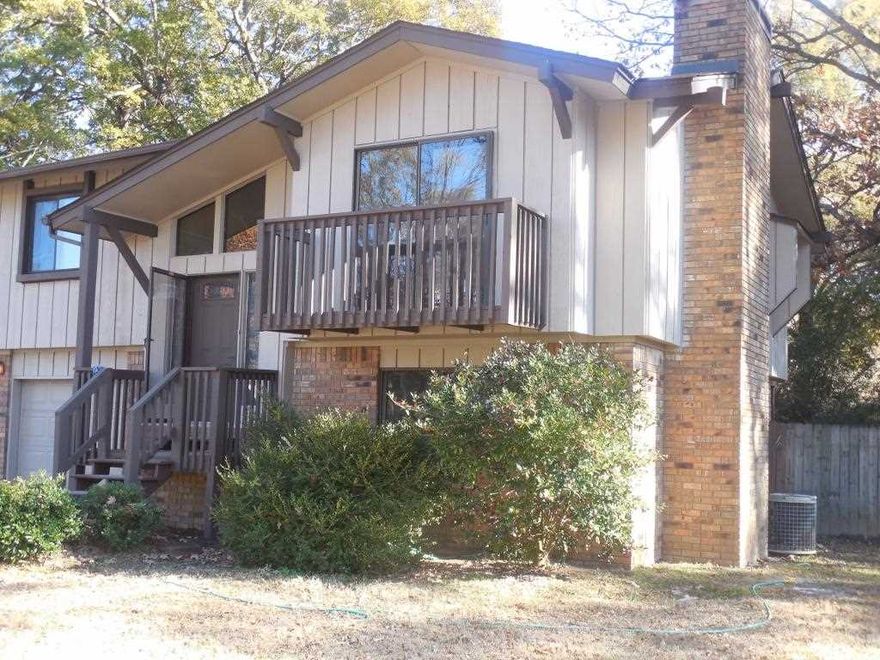 This beautiful 2 story home has been completely remodeled and looks like a brand new home. Has new paint inside and outside with new flooring, new bathroom fixtures, remodeled kitchen with new countertops, new carpet, new garage doors. This 4 bdr, 3 bath home is 2 story with a fireplace. This home is move in ready and is priced below market value. This is a beautiful home in the great Stonewall subdivision.