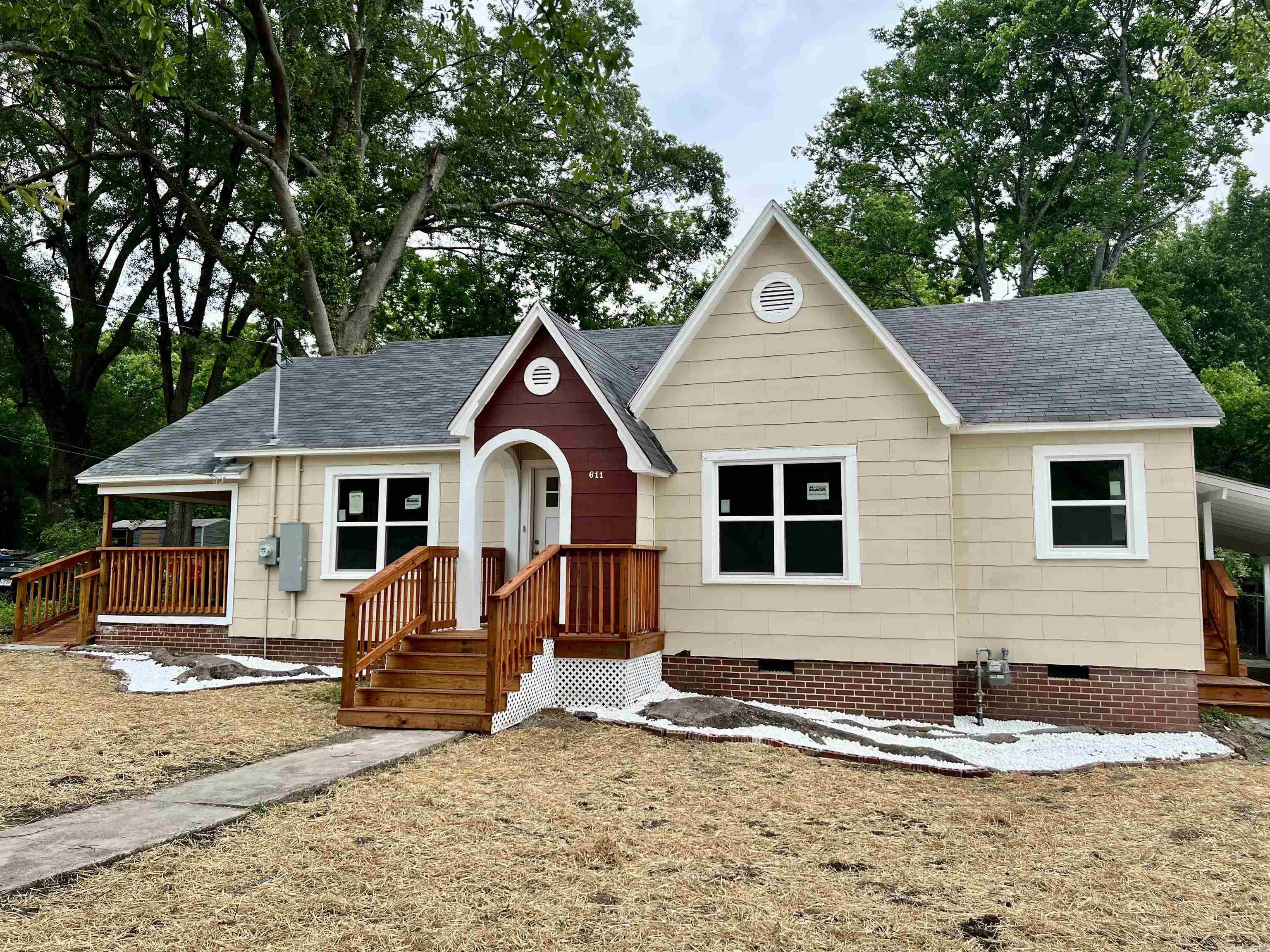Beautifully remodeled home waiting on its next owner! Welcome to 611 N Main St. This 3bed/2bath home has gone through a complete remodel. New HVAC including new duct work, new windows, new decks and stairs to all exterior doors, new plumbing, new hot water heater, new flooring, new paint...so many updates! Master bedroom has a nice size bathroom attached and it's own deck off the bedroom. A second large bedroom has access to the front and back yard with new decks. Lots of opportunity for families or rental income. Very close to ASUTR college. Call today to view this amazing property. ****AGENTS PLEASE SEE SHOWING REMARKS***