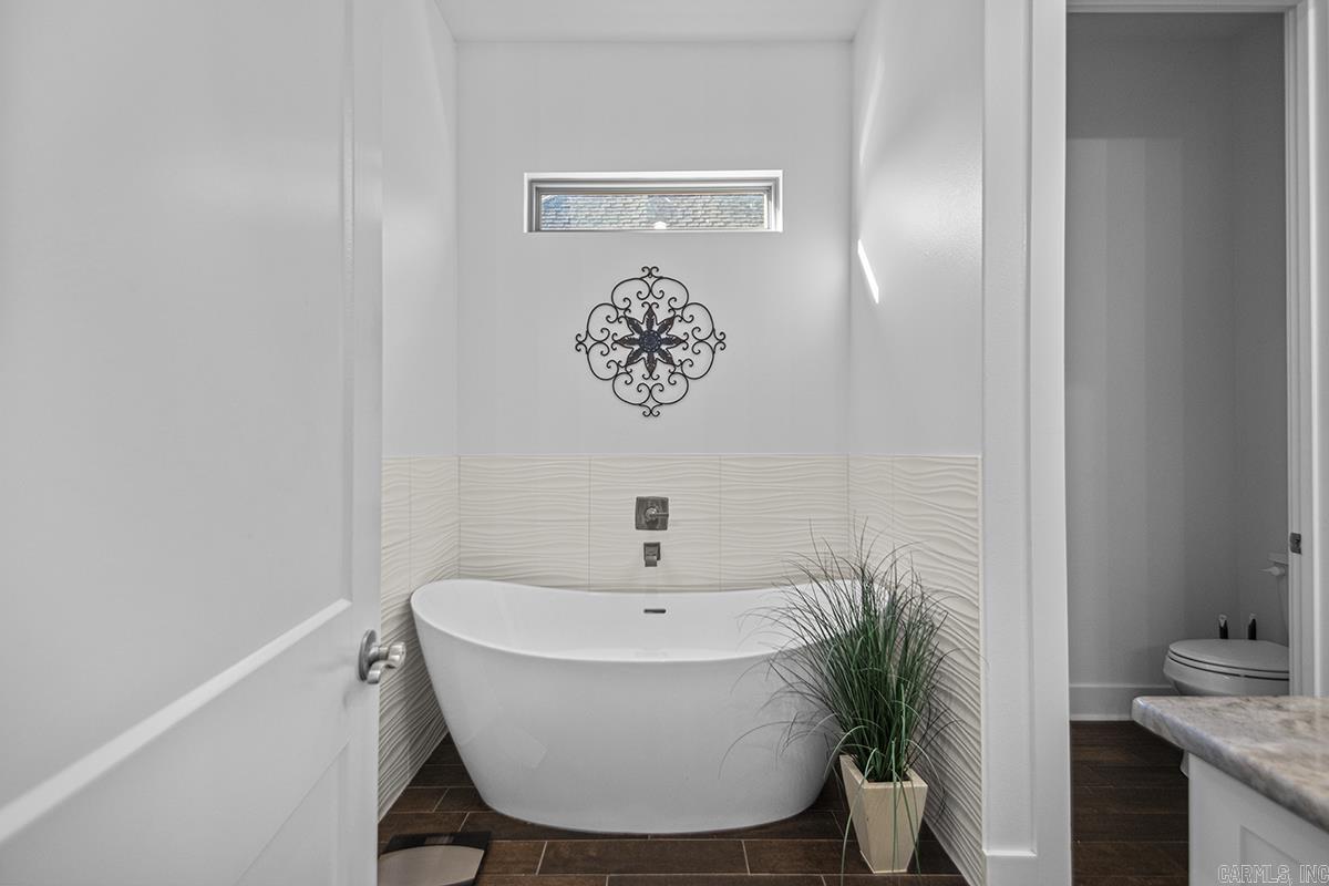 NORTH SHORE @ HURRICANE LAKE EST - Residential