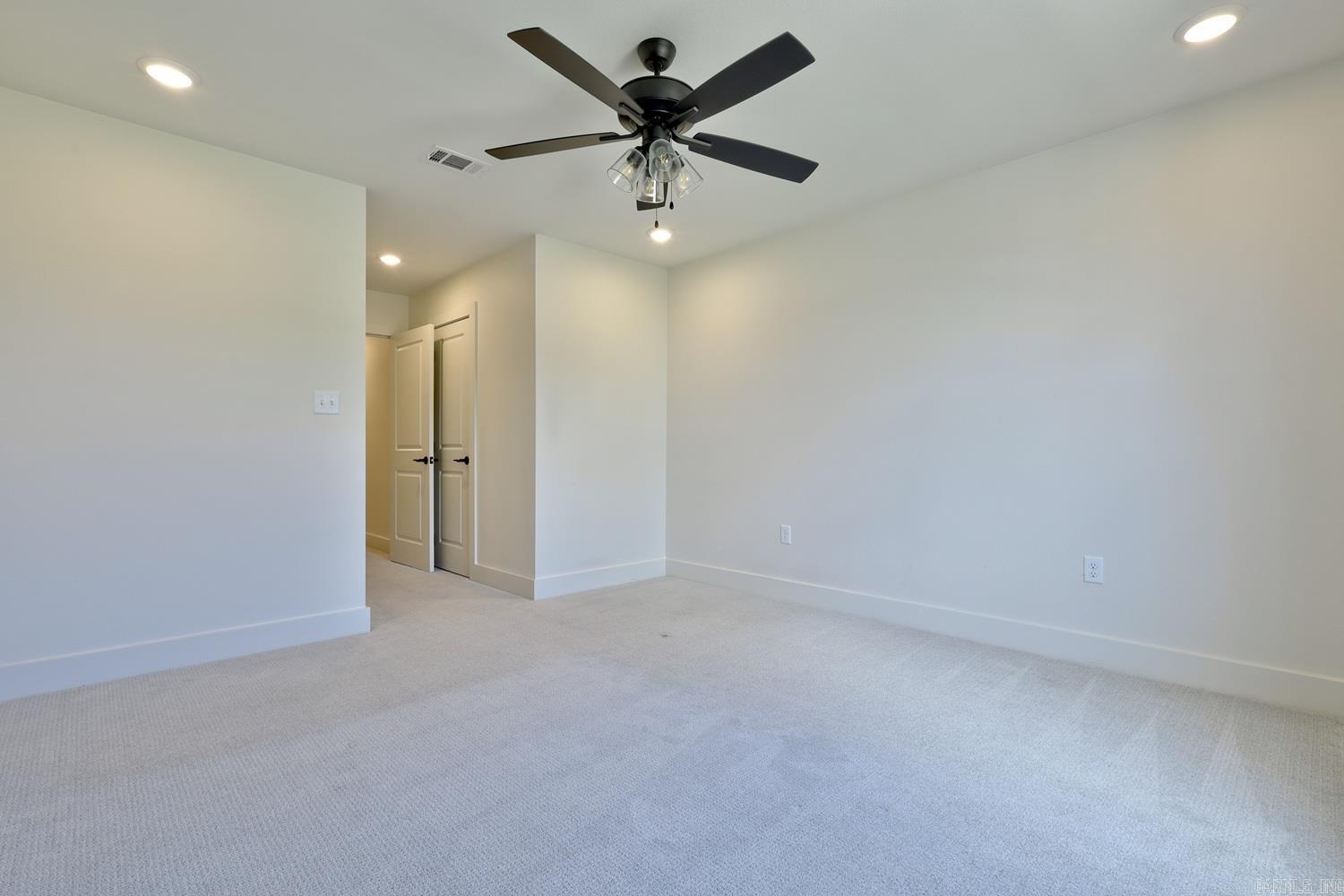 MIDTOWN BRYANT - Residential