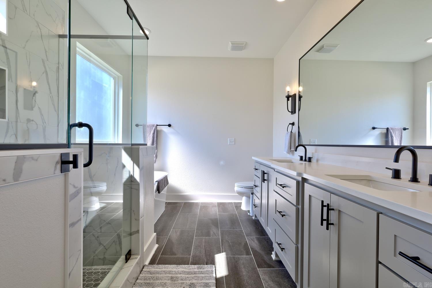 MIDTOWN BRYANT - Residential