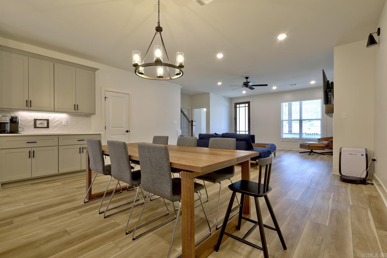MIDTOWN BRYANT - Residential