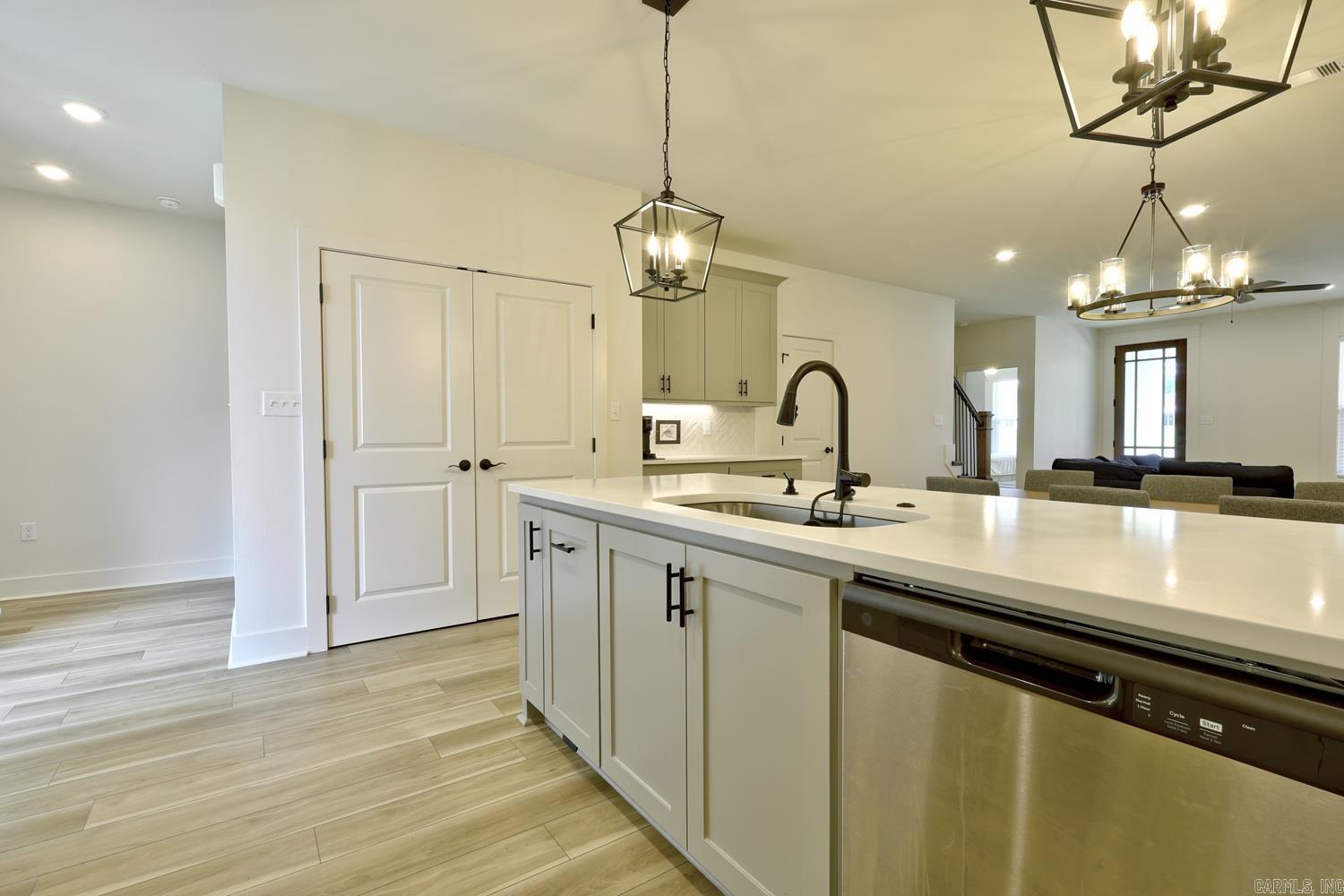 MIDTOWN BRYANT - Residential