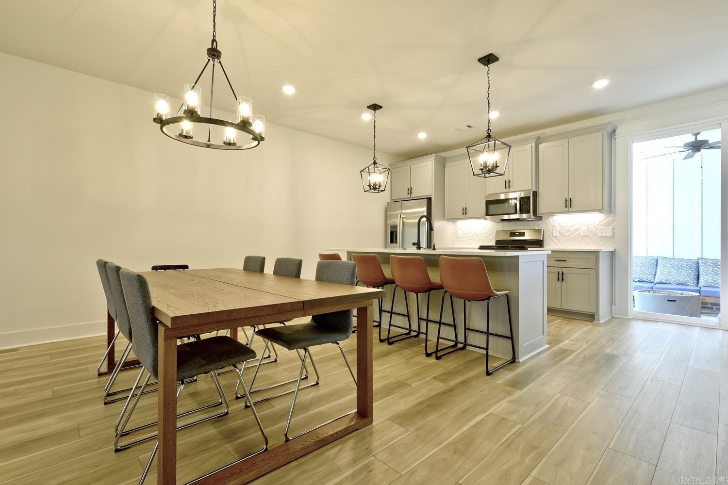 MIDTOWN BRYANT - Residential