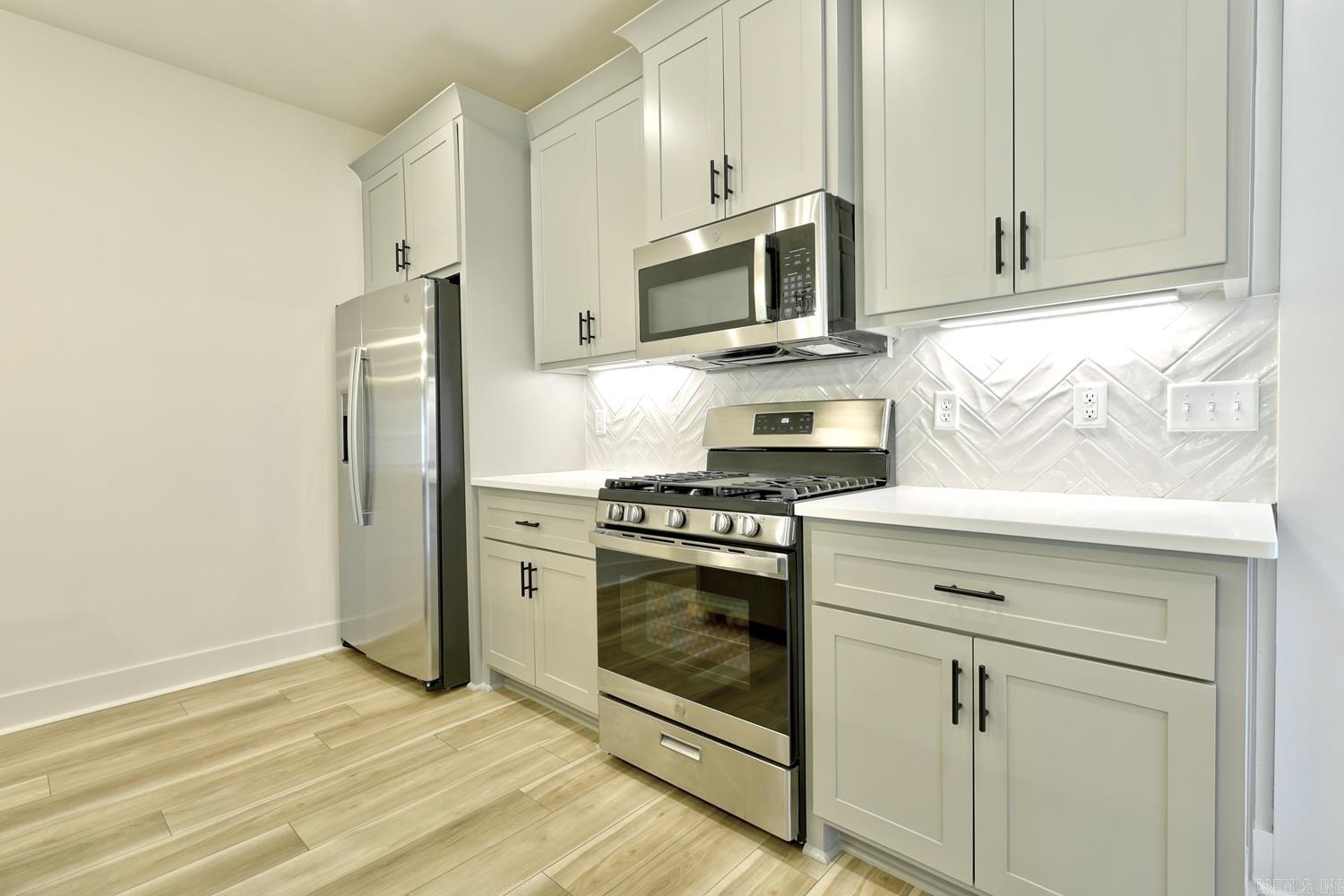 MIDTOWN BRYANT - Residential