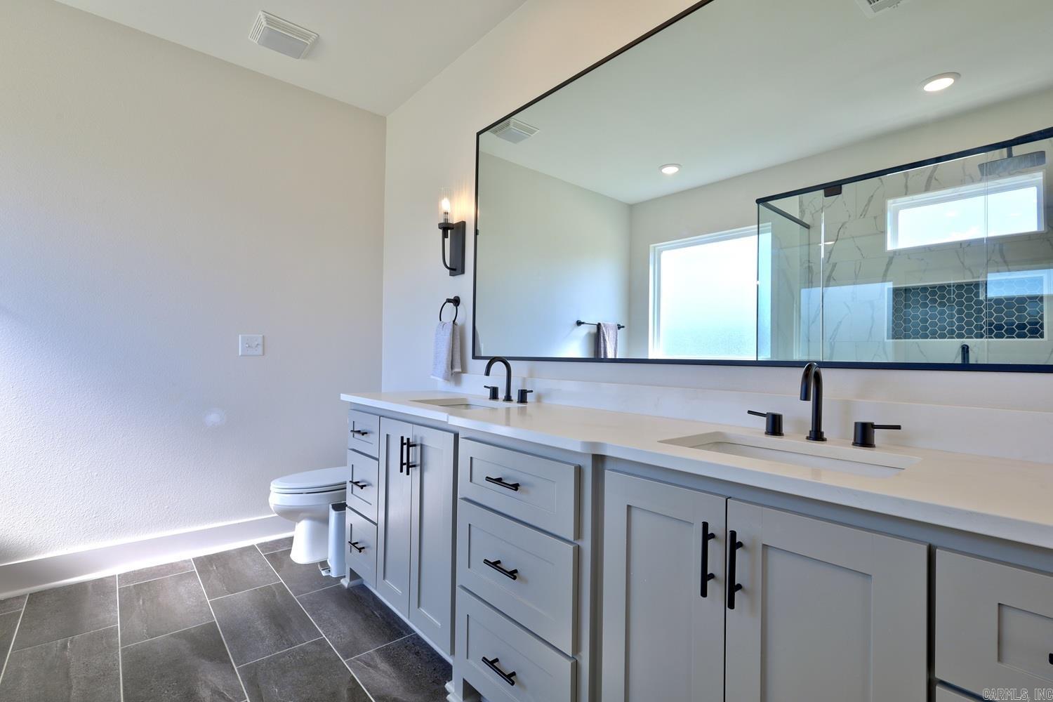 MIDTOWN BRYANT - Residential