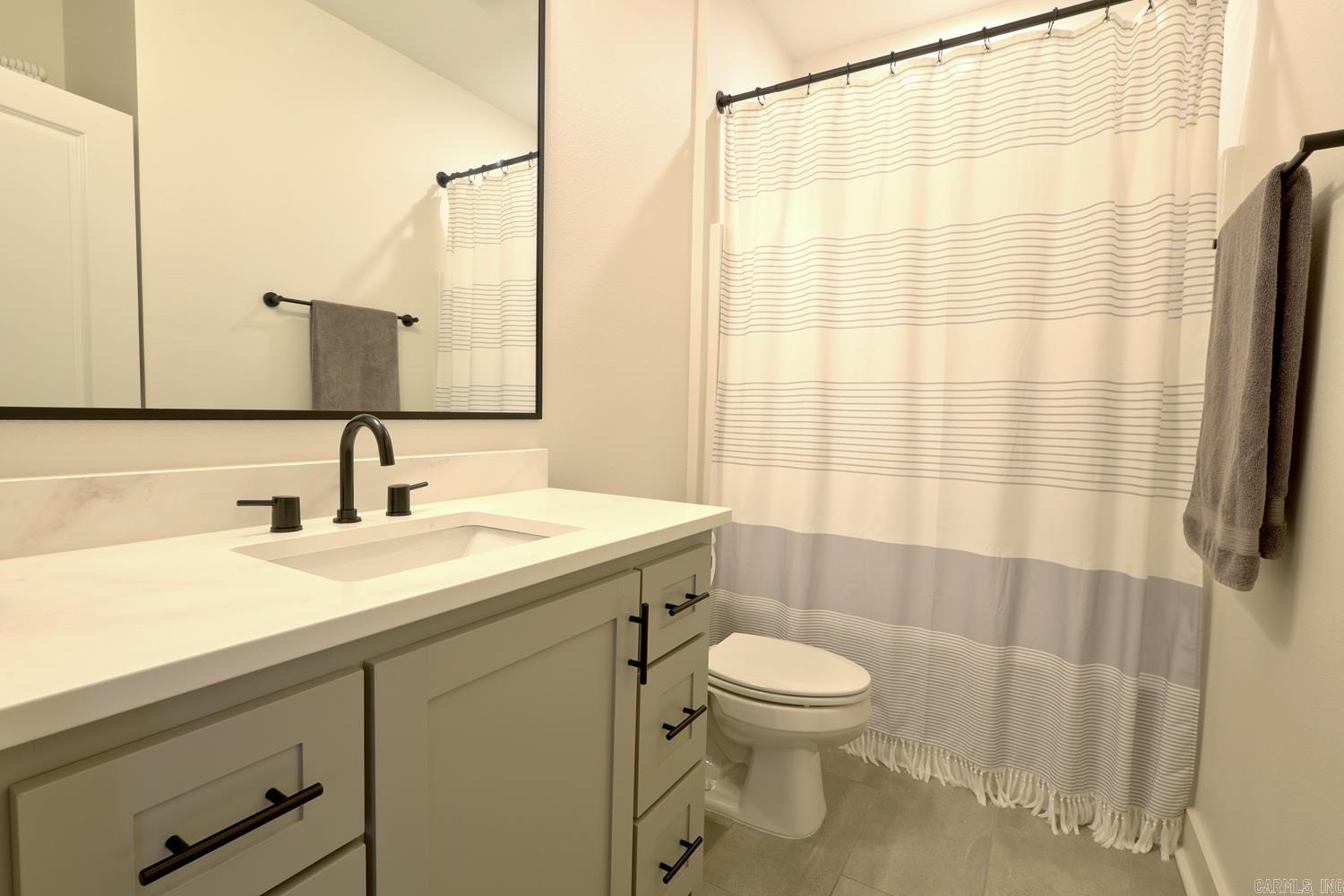 MIDTOWN BRYANT - Residential