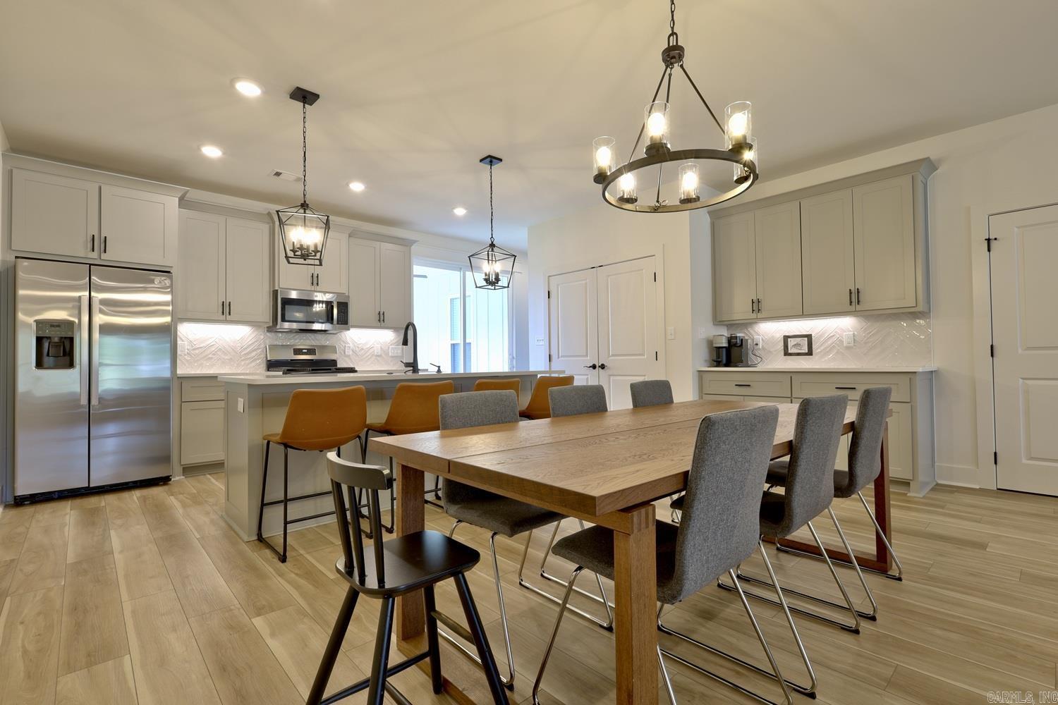MIDTOWN BRYANT - Residential