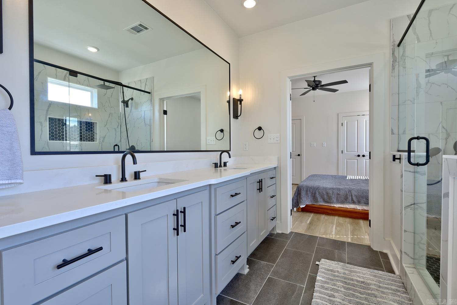 MIDTOWN BRYANT - Residential
